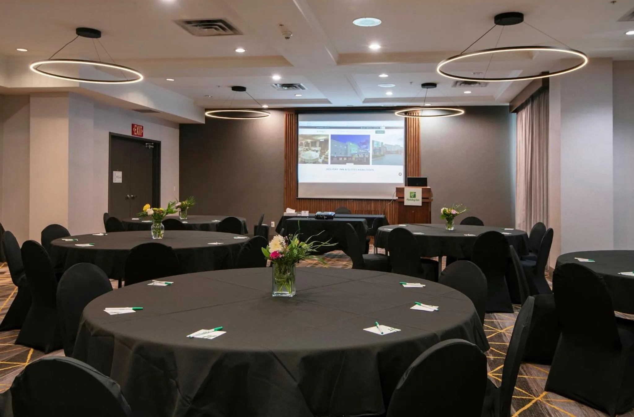 Meeting/conference room in Holiday Inn Hotel and Suites-Kamloops by IHG