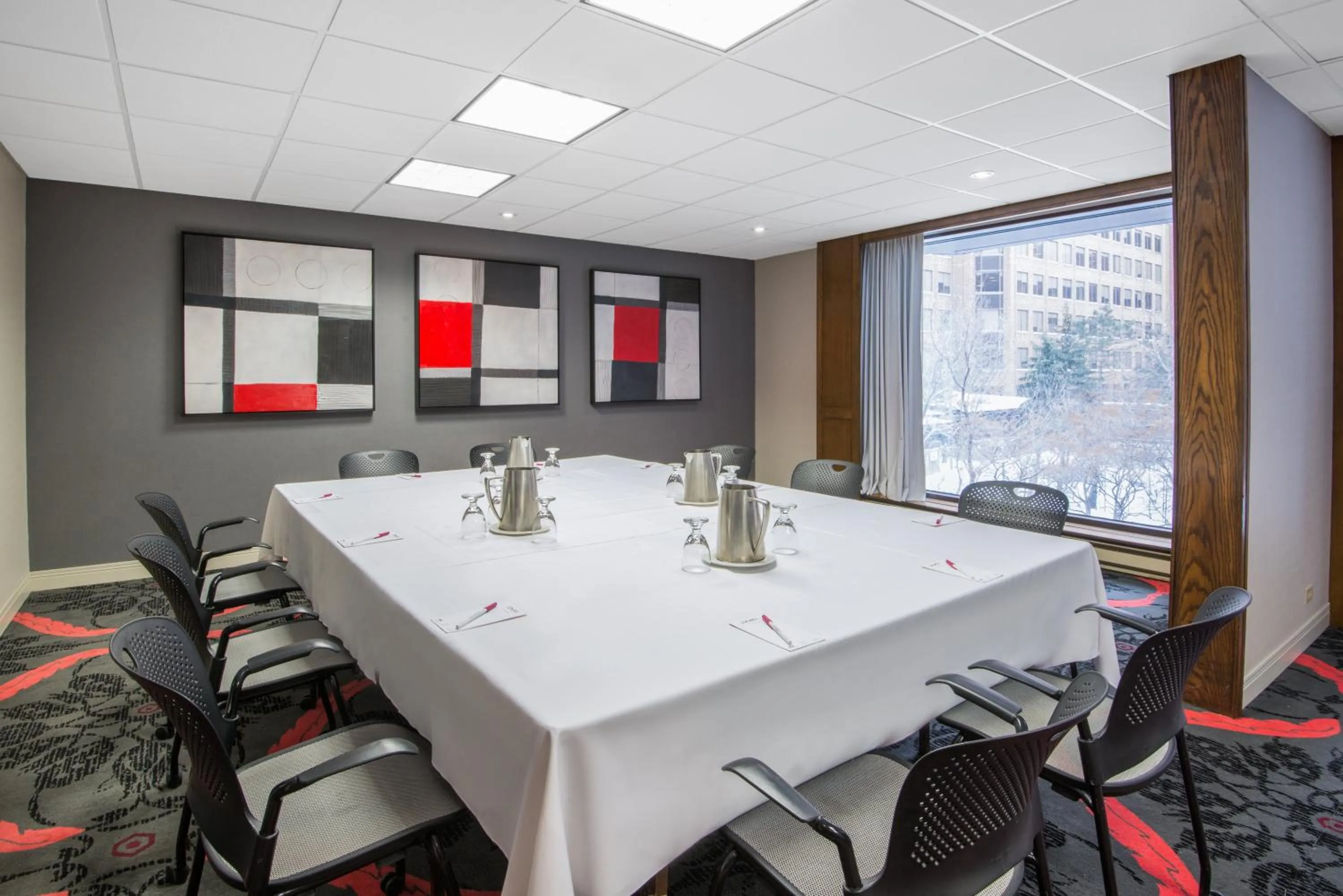 Meeting/conference room in Hotel Chateauneuf Gatineau-Ottawa