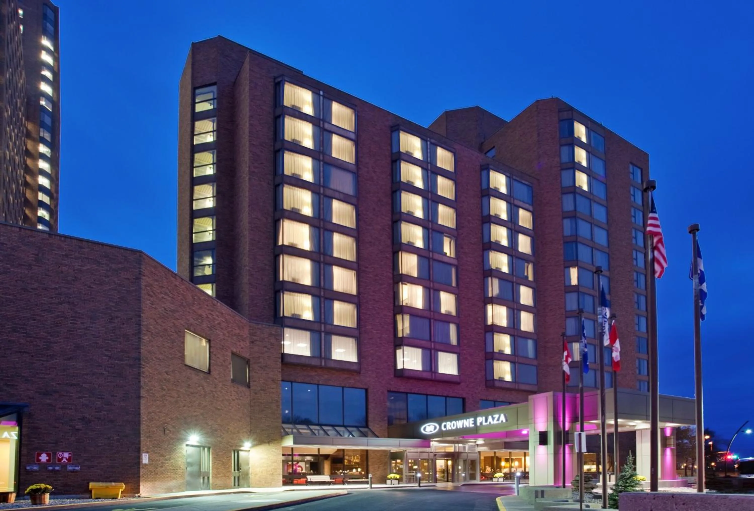 Property building in Hotel Chateauneuf Gatineau-Ottawa