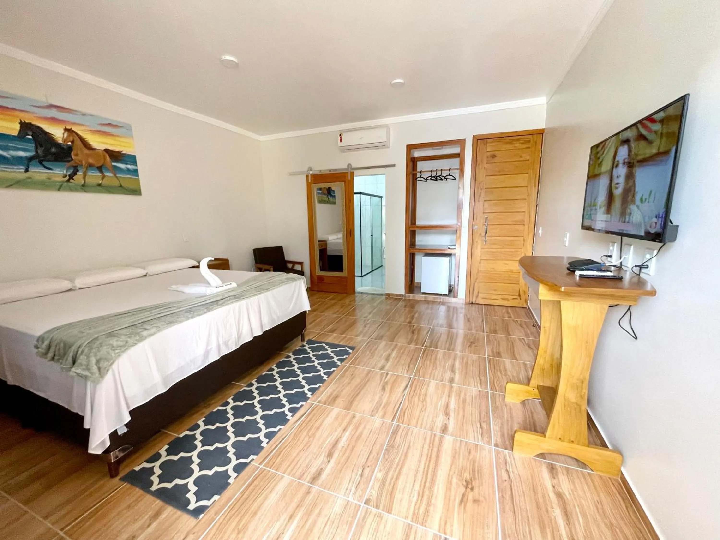 Property building, Bed in Pousada e Restaurante Paraíso Natural