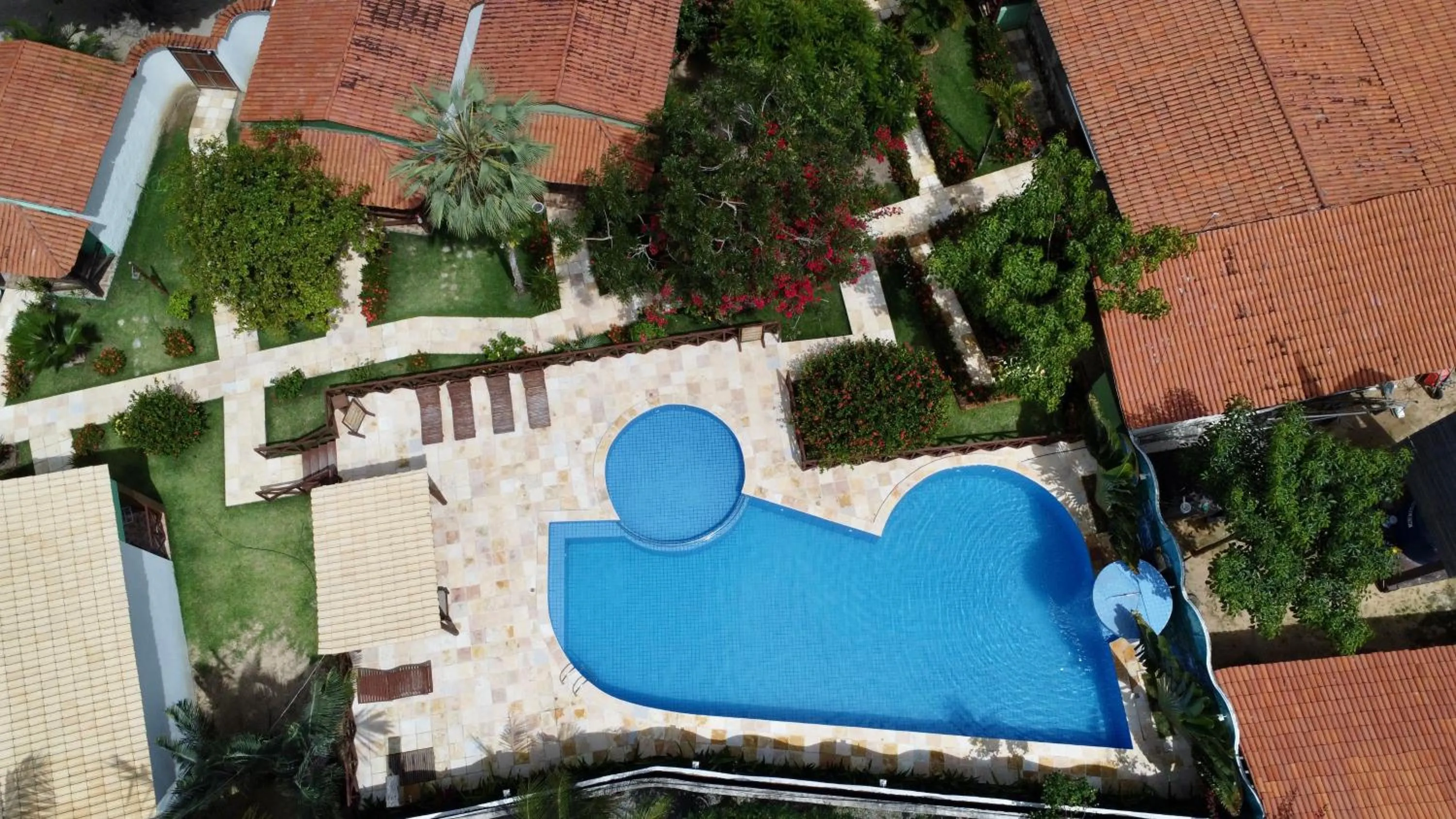 Swimming pool in Pousada e Restaurante Paraíso Natural