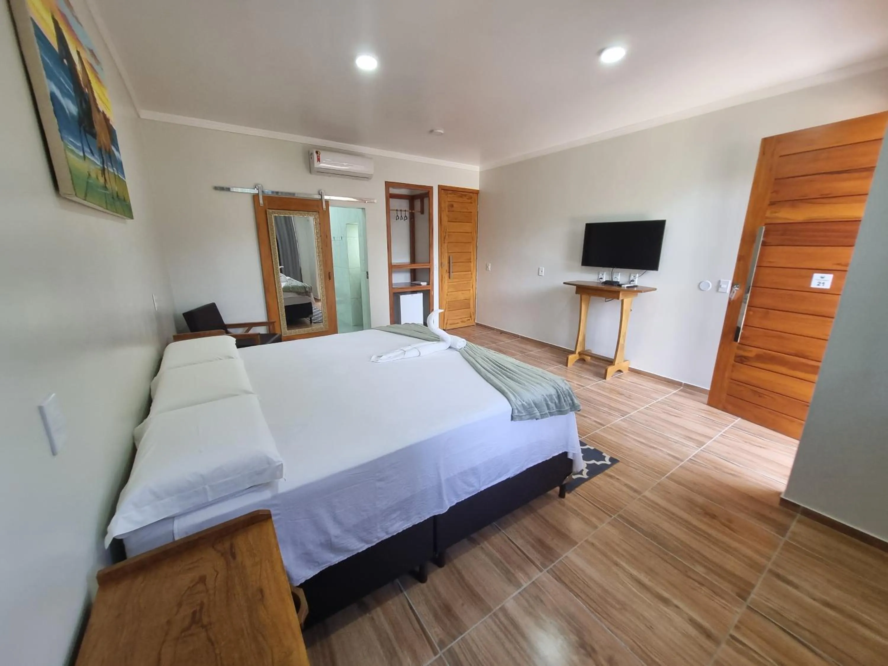 Photo of the whole room, Bed in Pousada e Restaurante Paraíso Natural