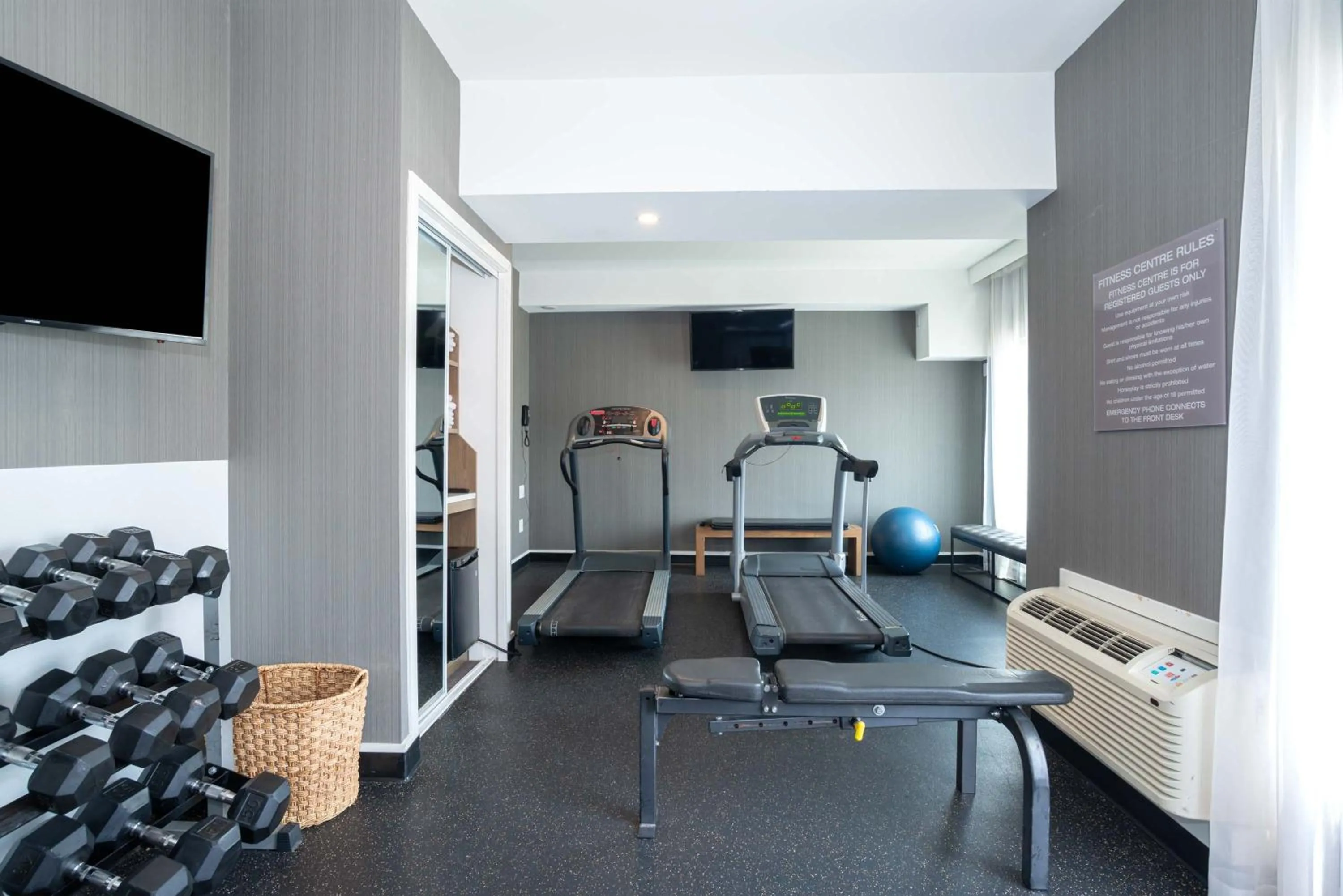 Fitness centre/facilities in Sandman Hotel Calgary Airport