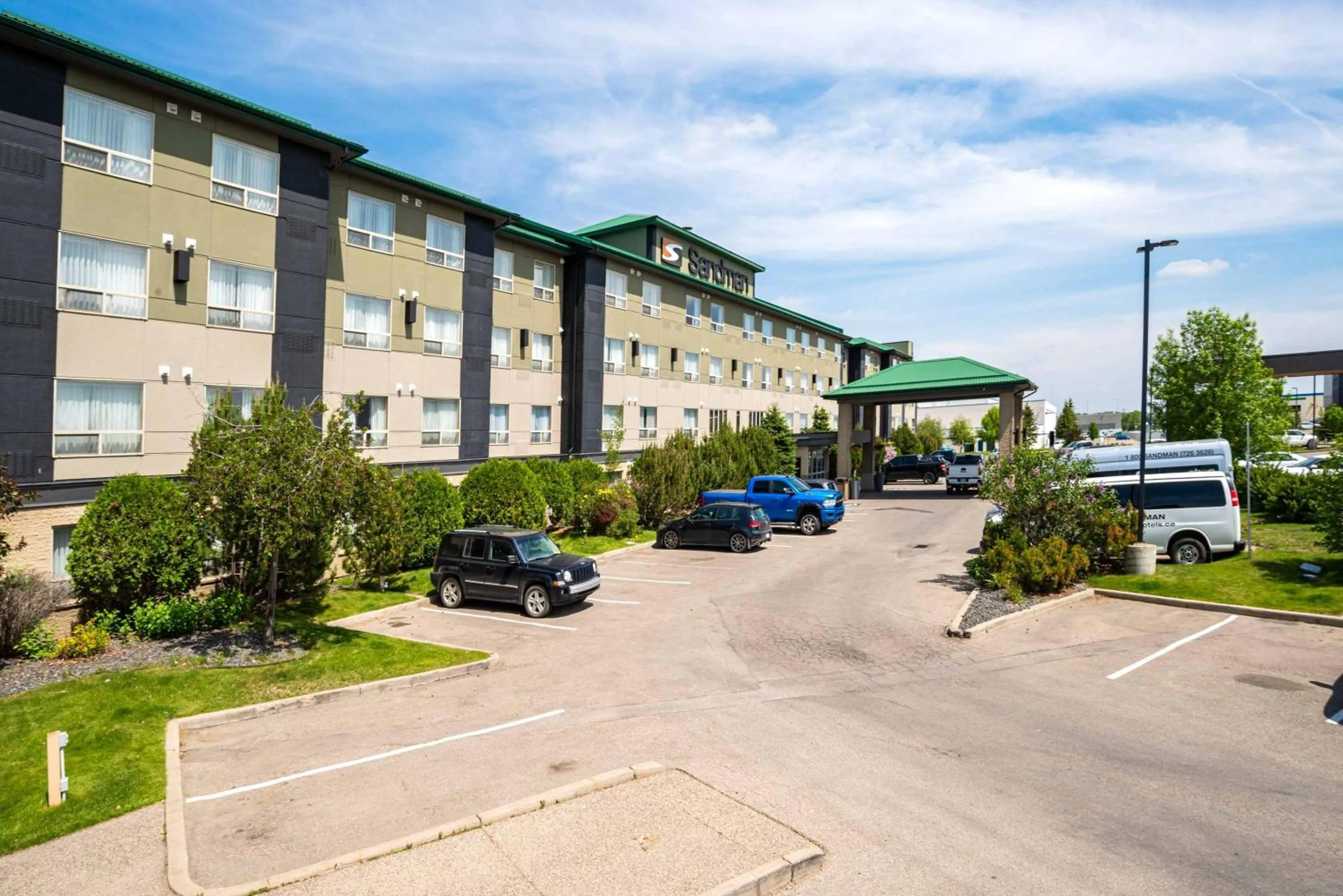 Property building in Sandman Hotel Calgary Airport