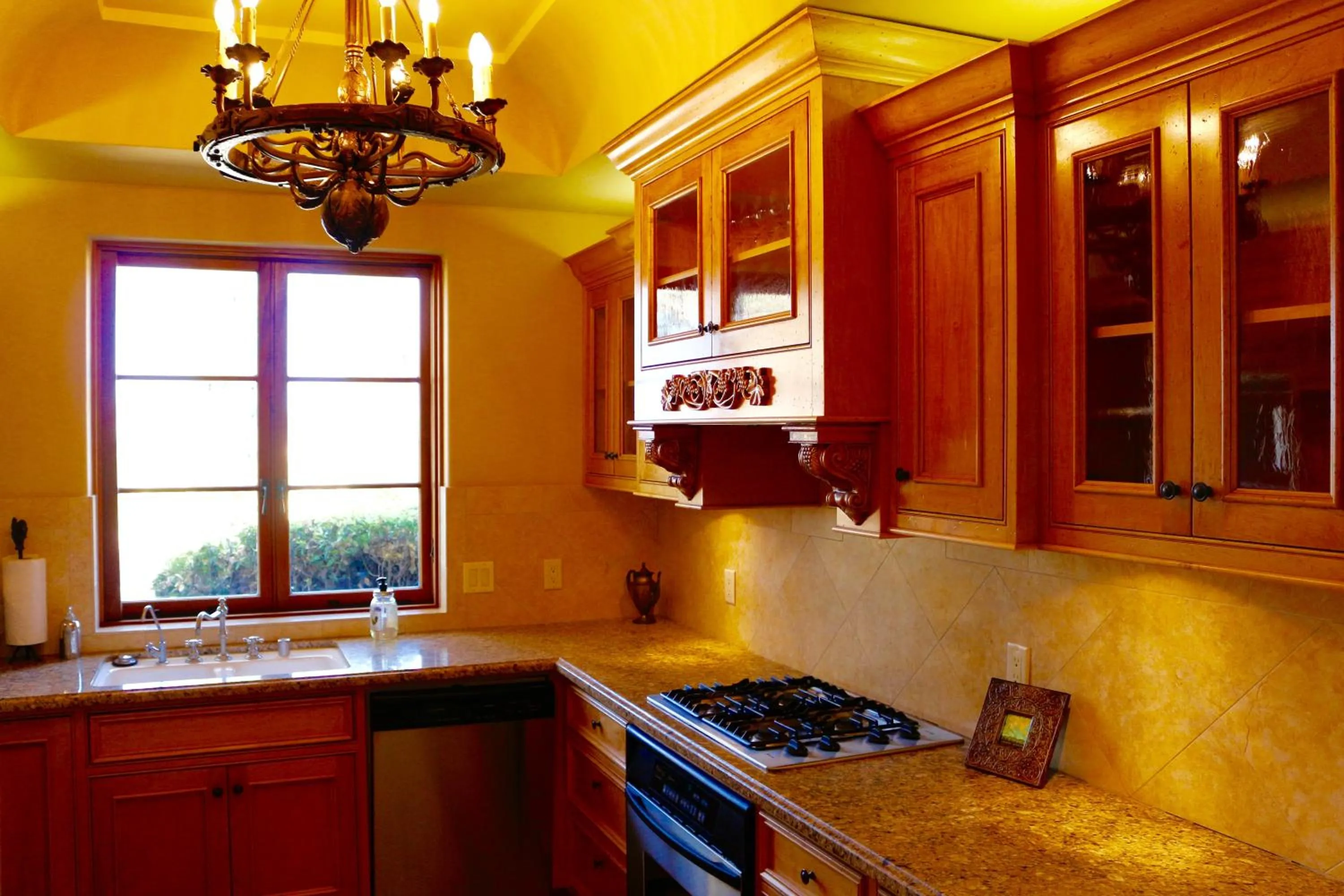 Kitchen or kitchenette in CaliPaso Winery & Villa