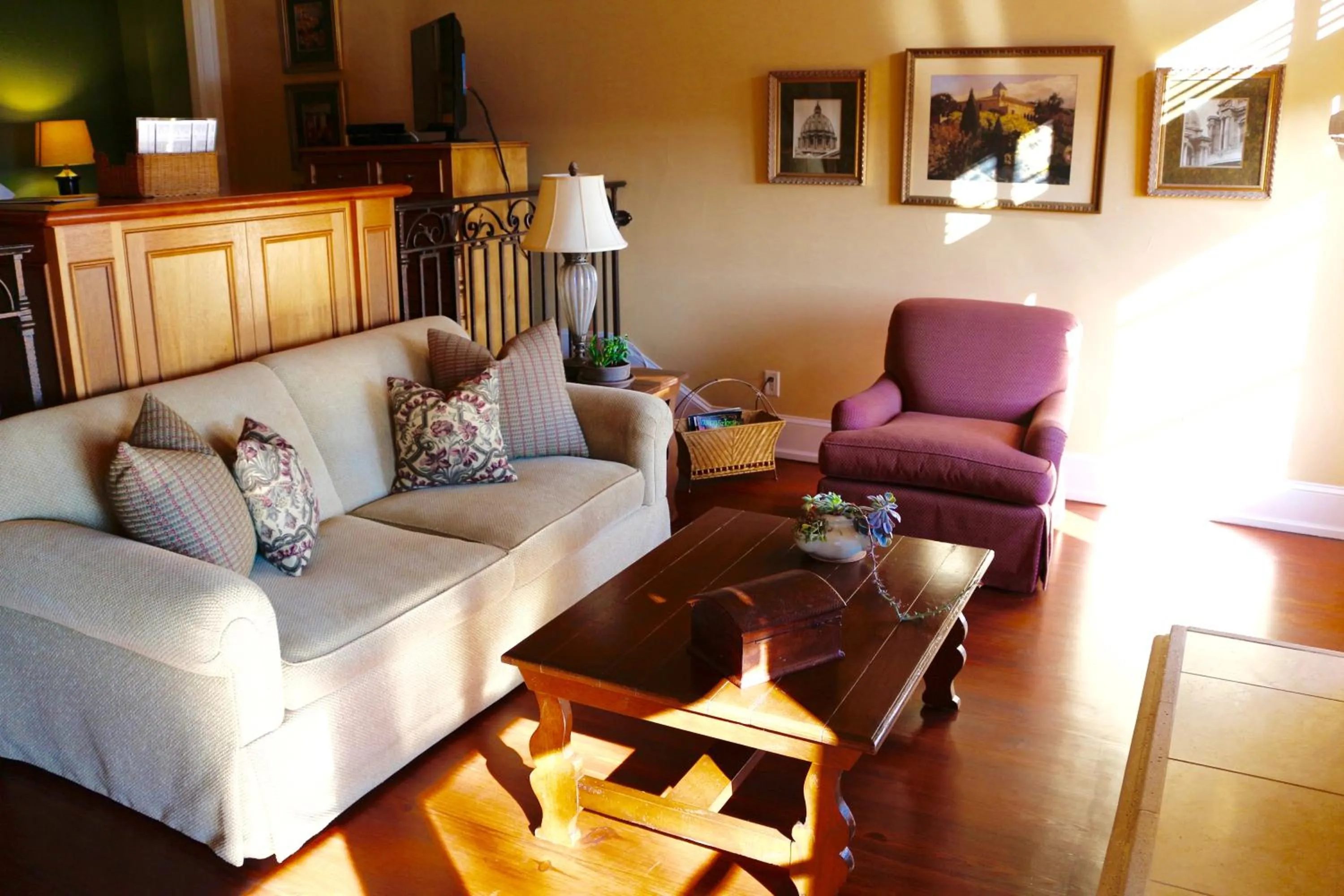 Living room in CaliPaso Winery & Villa