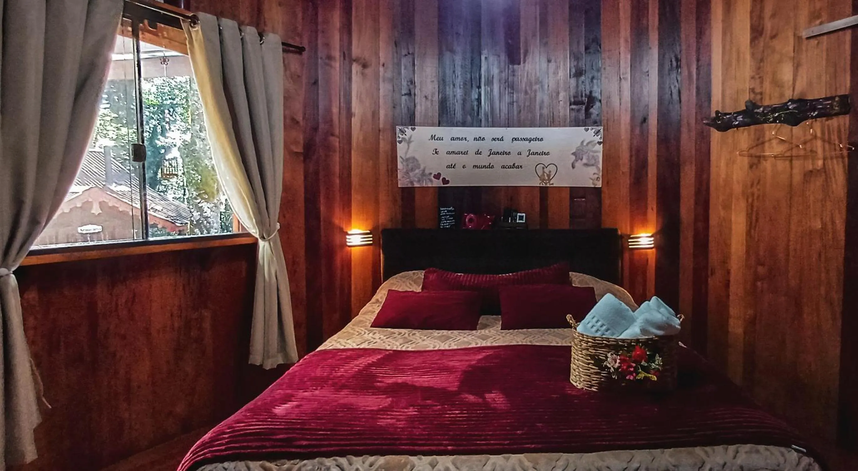 View (from property/room), Bed in Chalé Temático em Pipa de Vinho - Parada da Pipa Chalés