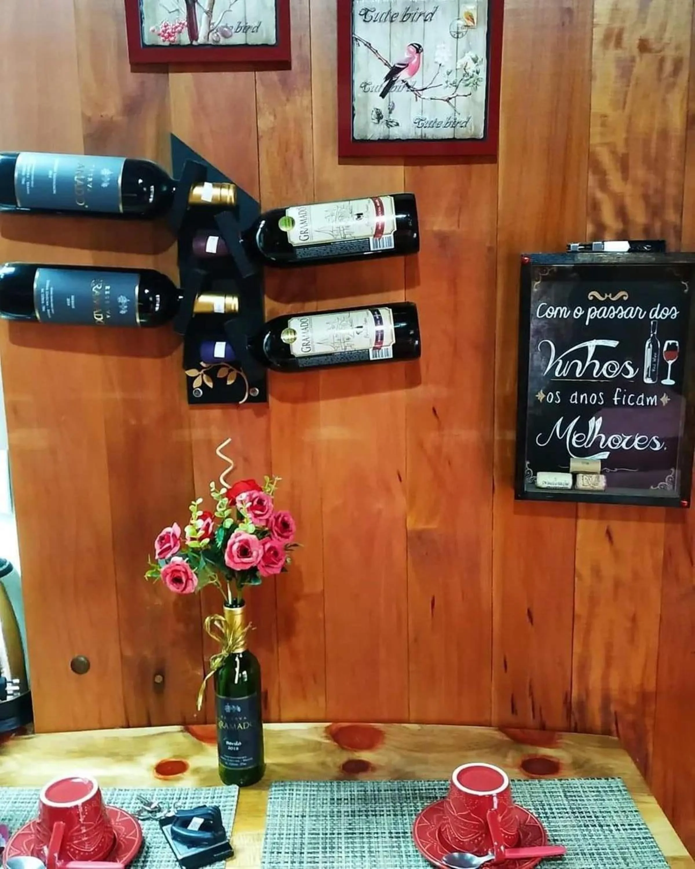 Alcoholic drinks in Chalé Temático em Pipa de Vinho - Parada da Pipa Chalés