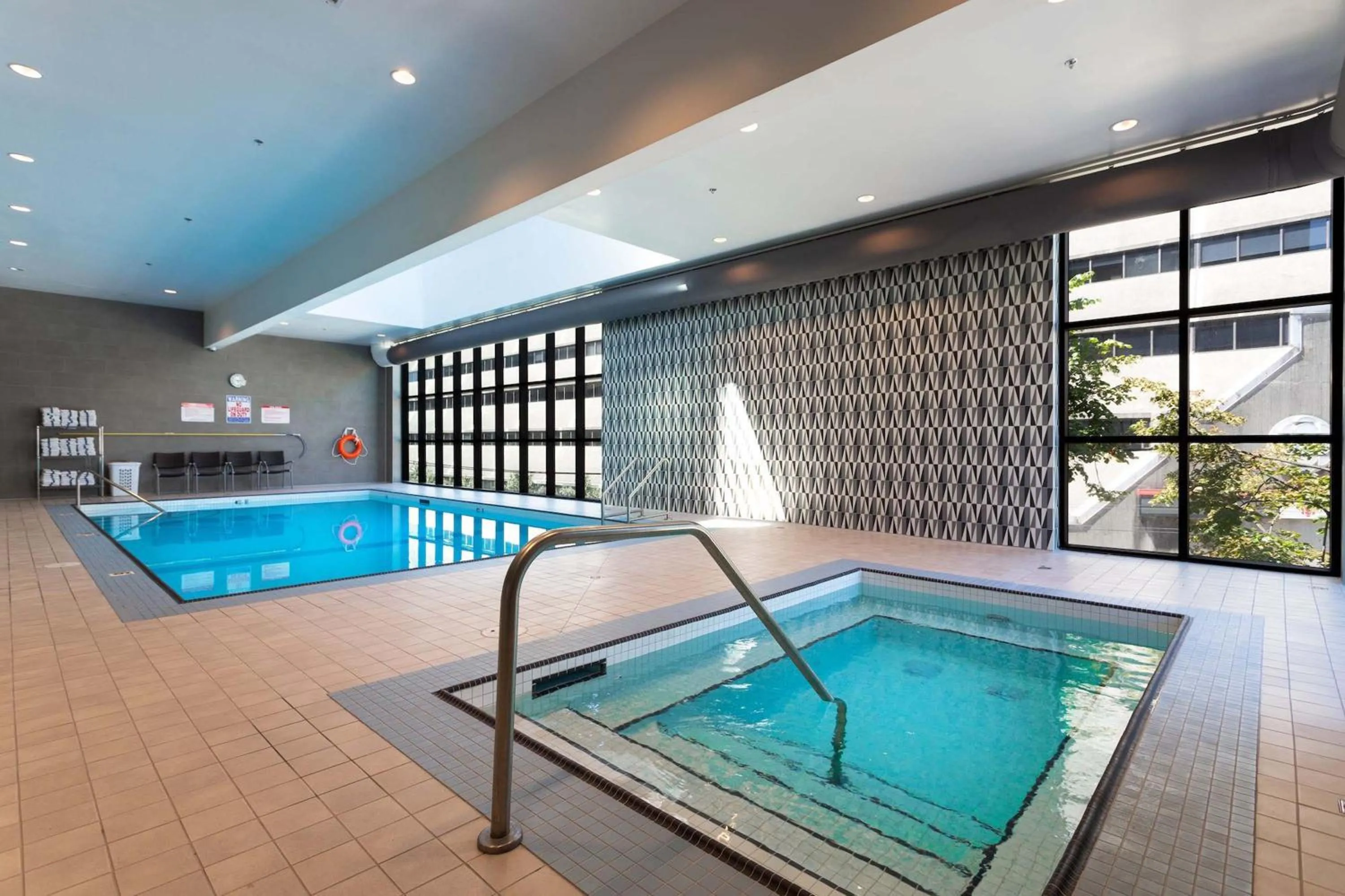 Swimming pool in Sandman Hotel Vancouver Downtown