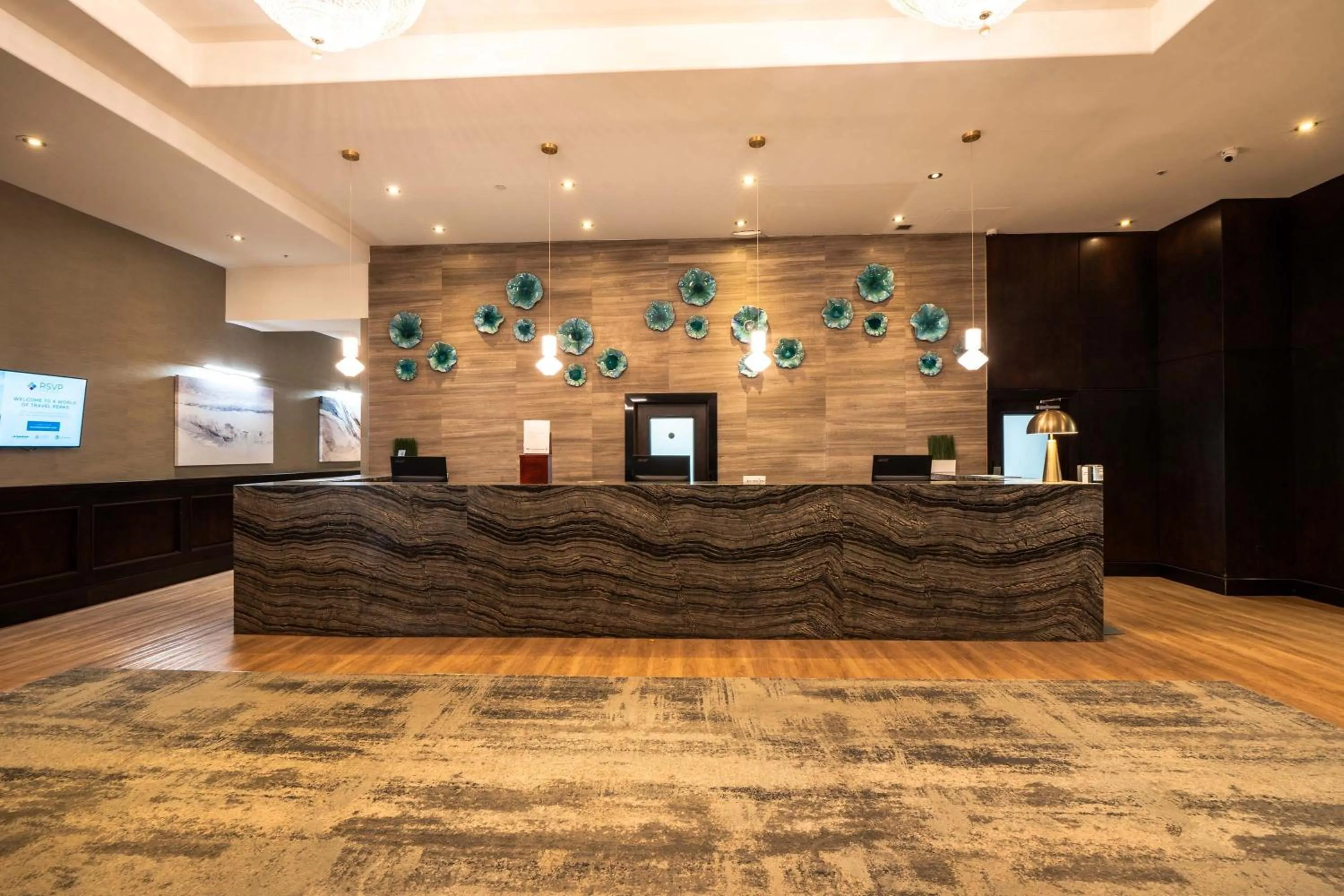 Facade/entrance in Sandman Hotel Vancouver Downtown