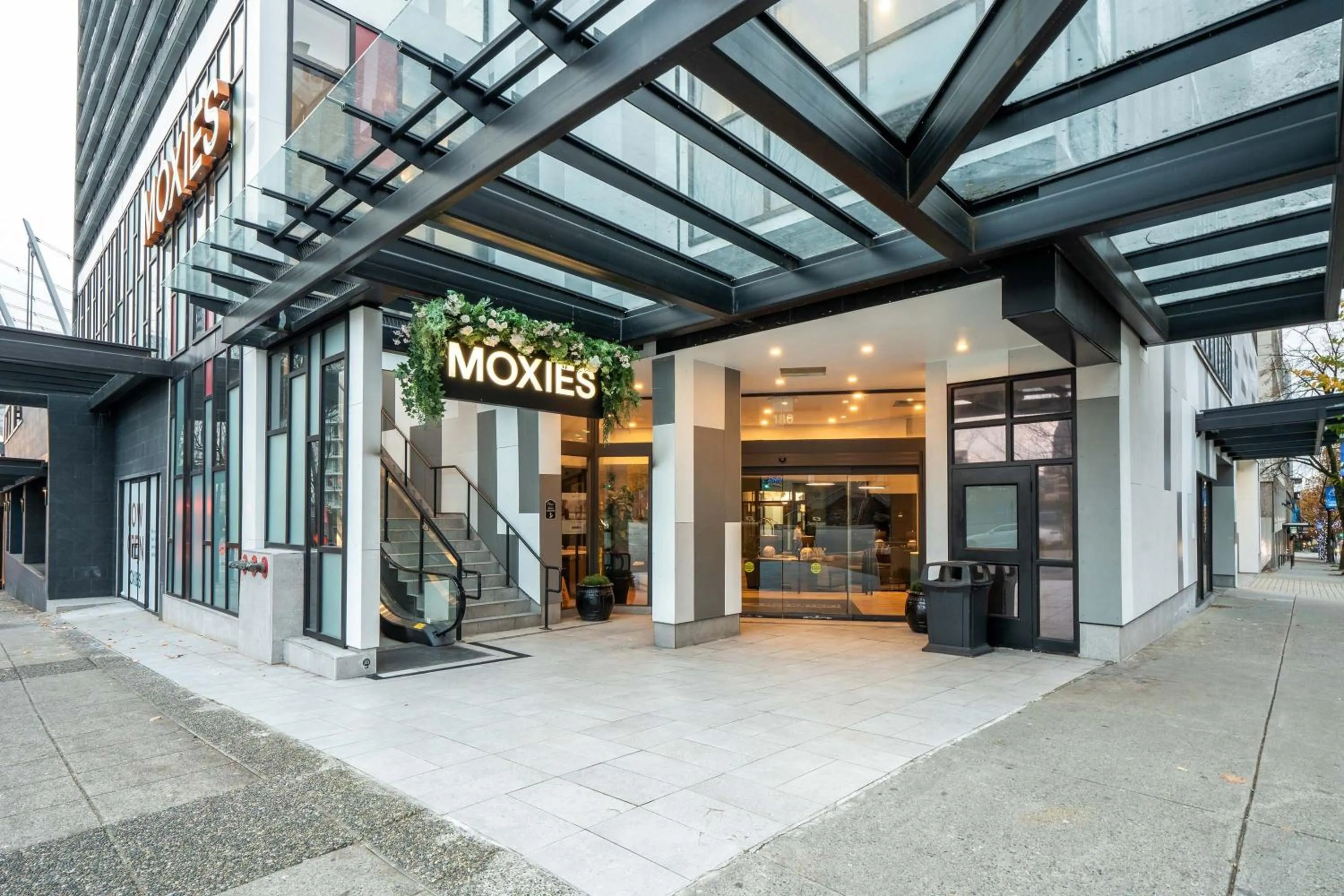 Property building in Sandman Hotel Vancouver Downtown