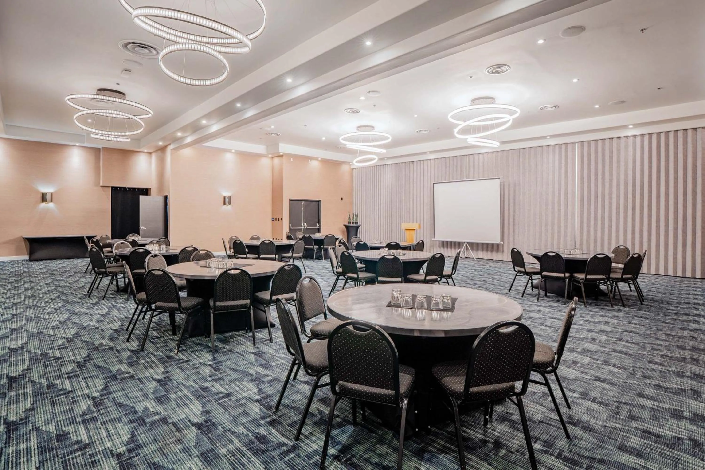 Meeting/conference room in Sandman Hotel Vancouver Downtown