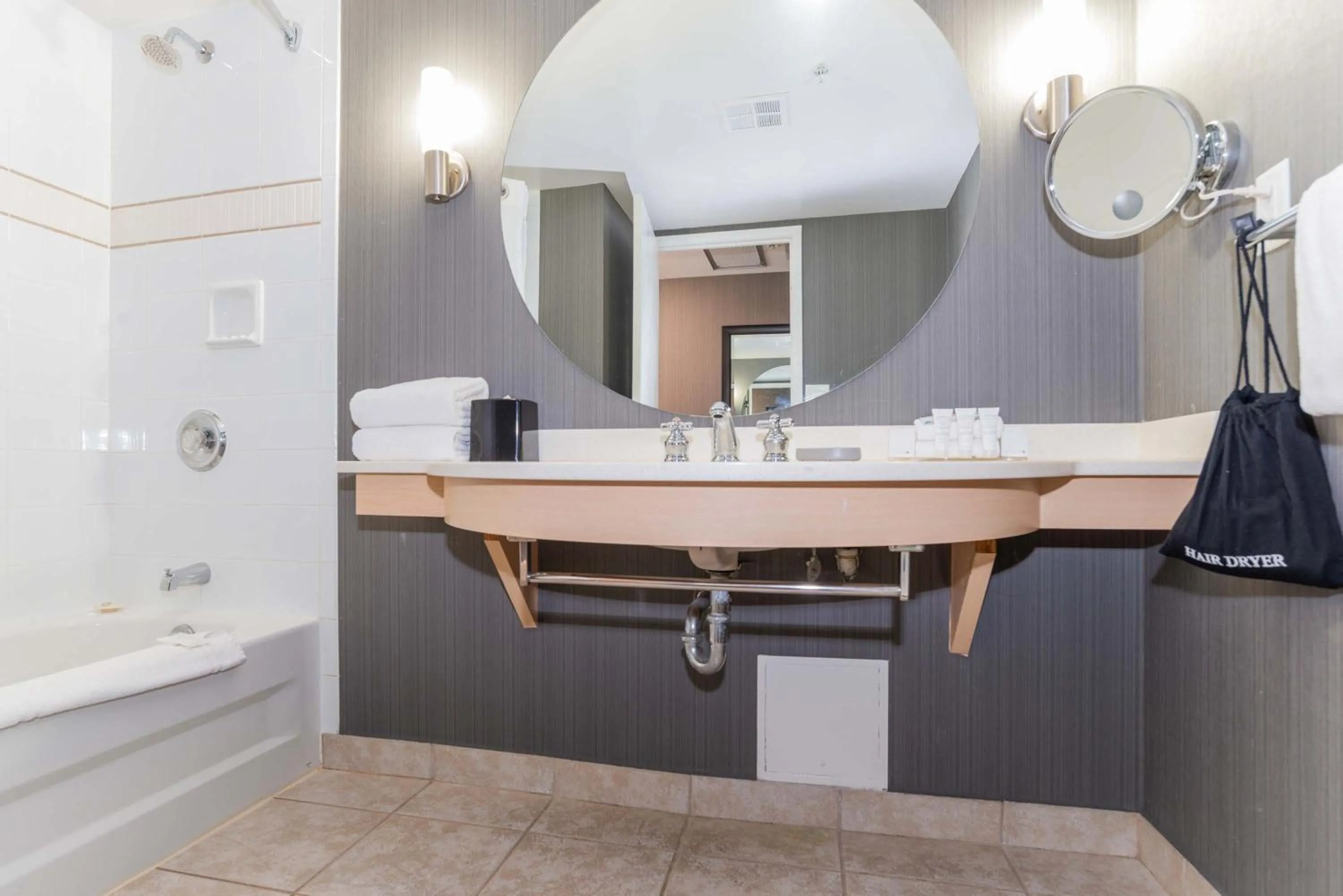 Bathroom in Sandman Signature Vancouver Airport Hotel & Resort