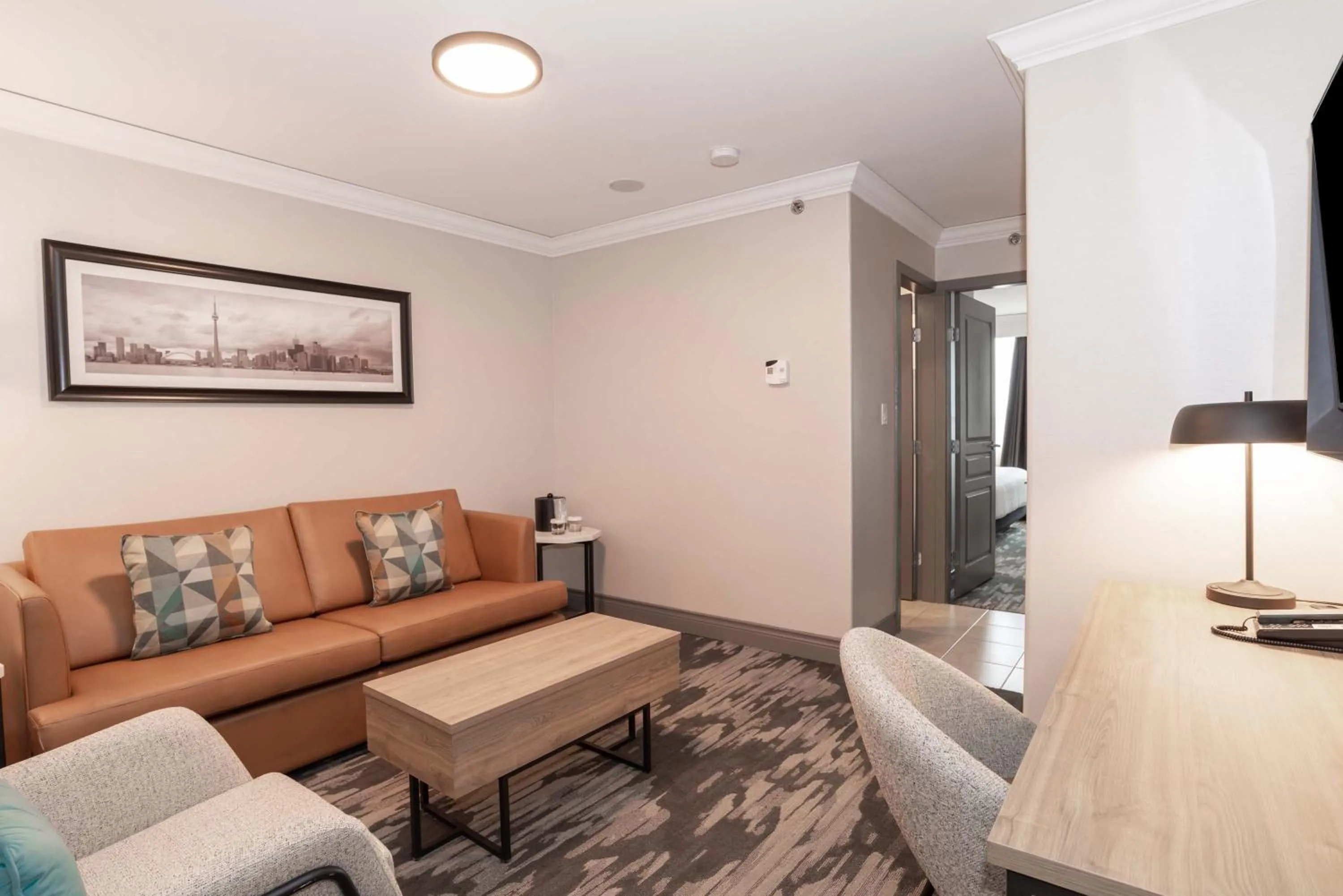 Photo of the whole room in Sandman Signature Toronto Airport Hotel