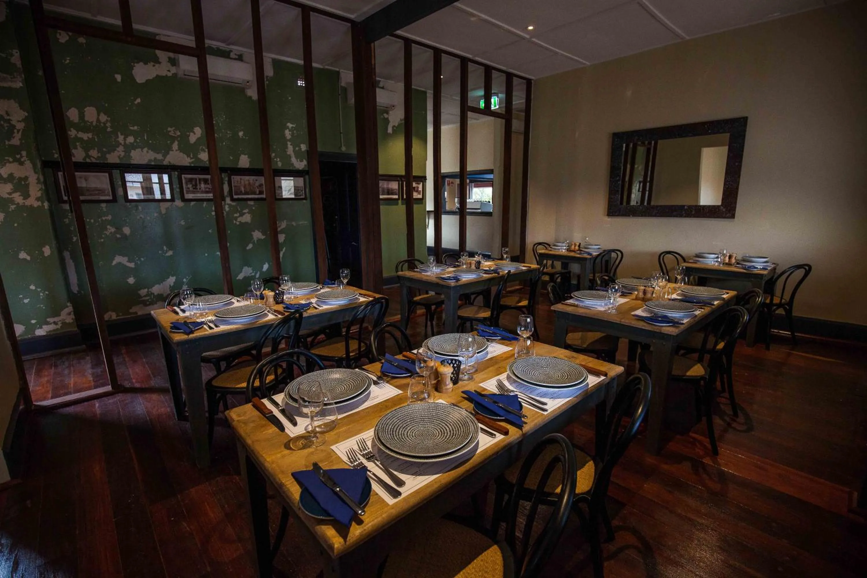 Restaurant/places to eat in Beadon Bay Hotel