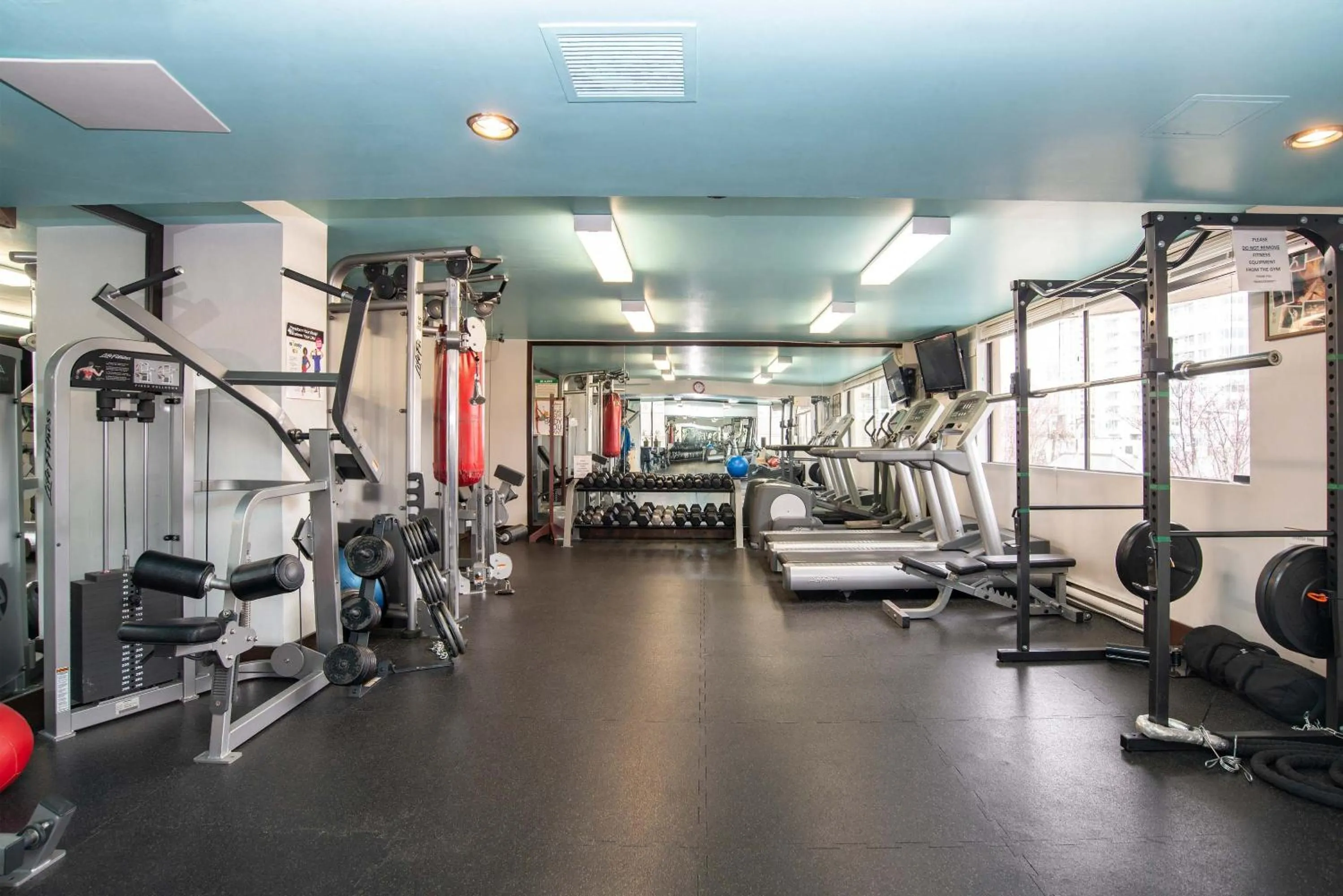 Fitness centre/facilities in Sandman Suites Vancouver on Davie