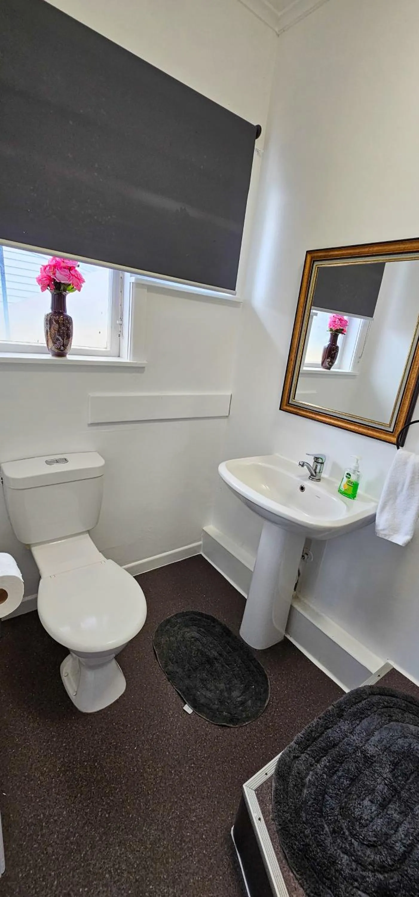 Bathroom in Kiwi As Guest House