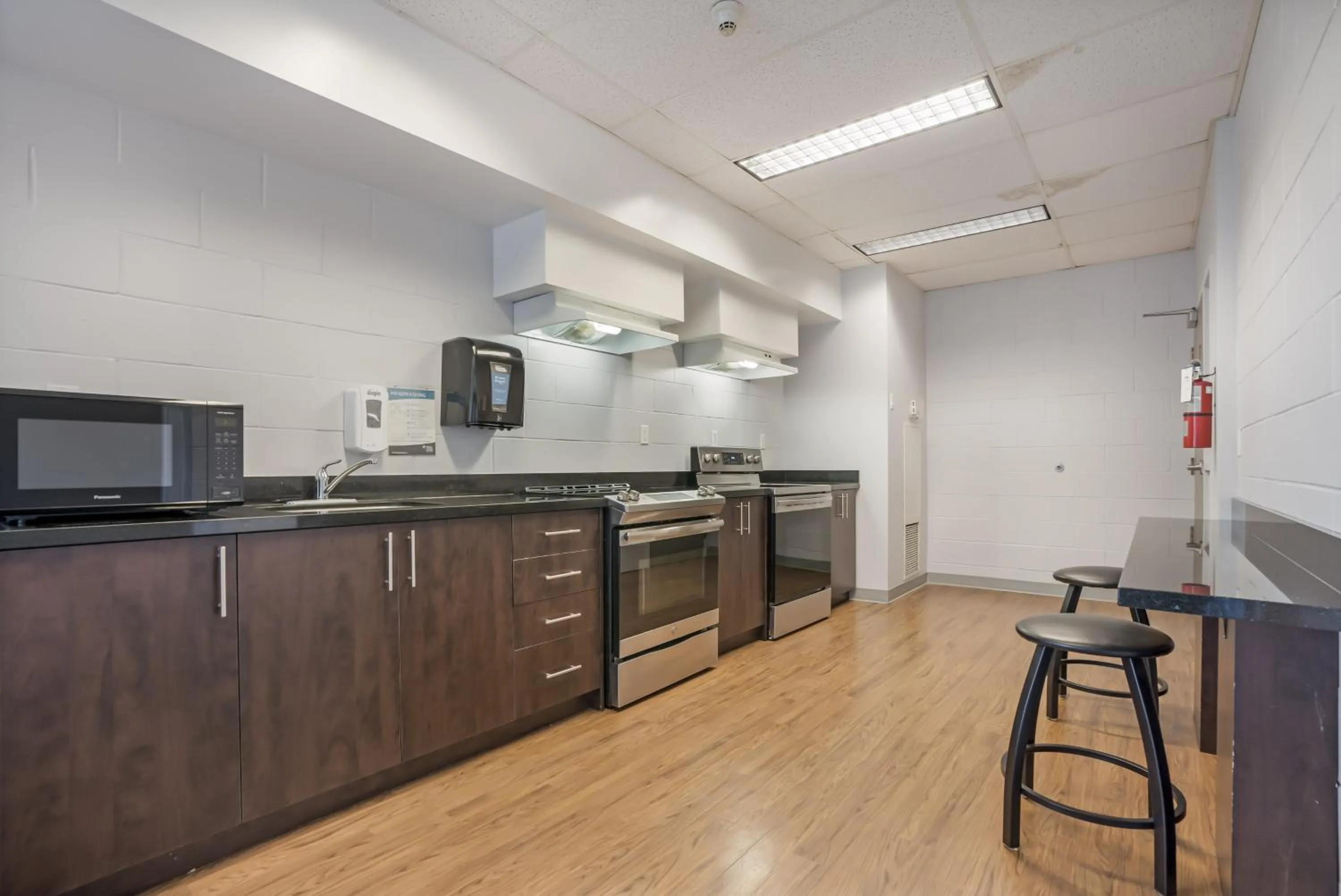 Kitchen or kitchenette in Residence & Conference Centre - Niagara-on-the-Lake