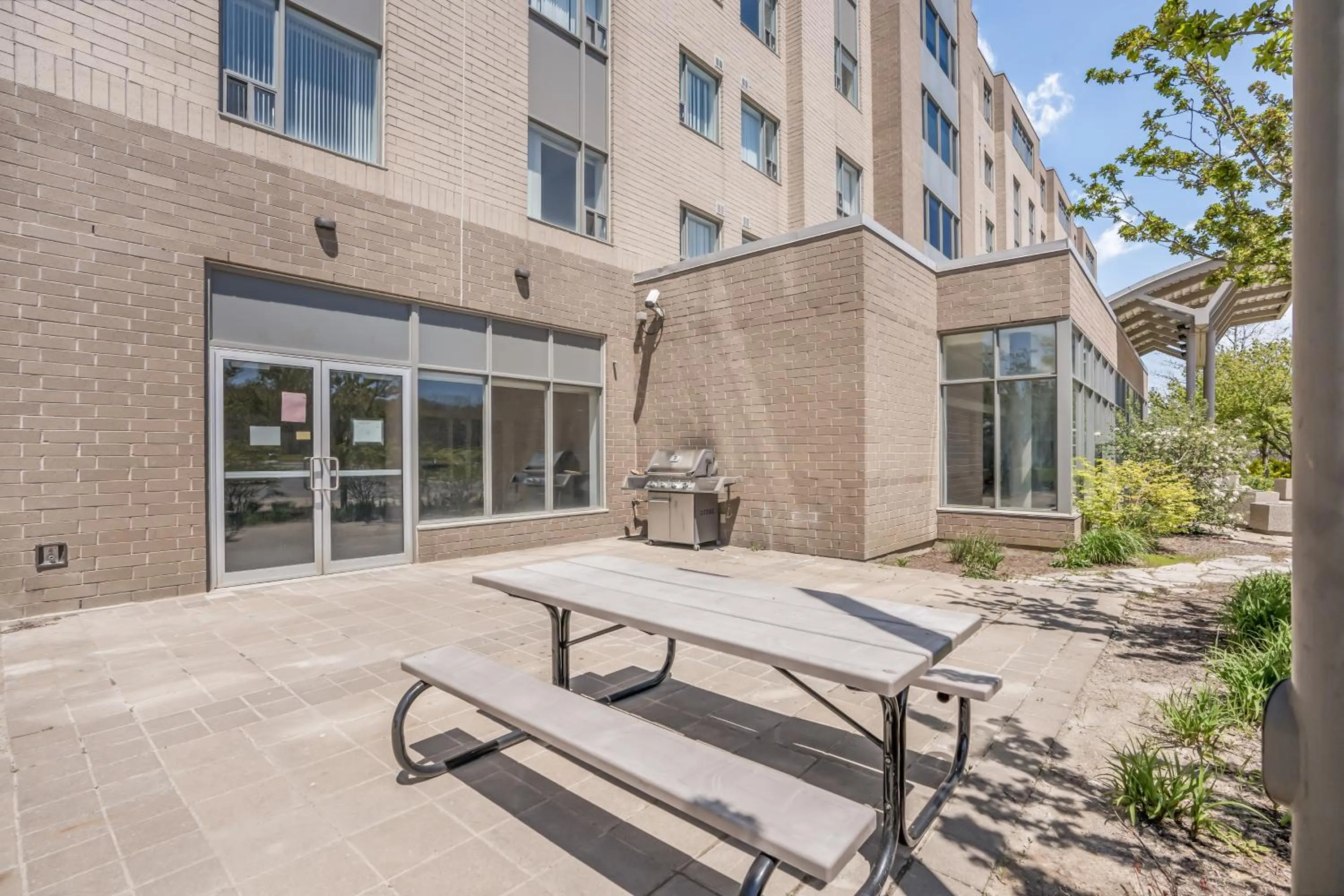 Patio in Residence & Conference Centre - Niagara-on-the-Lake