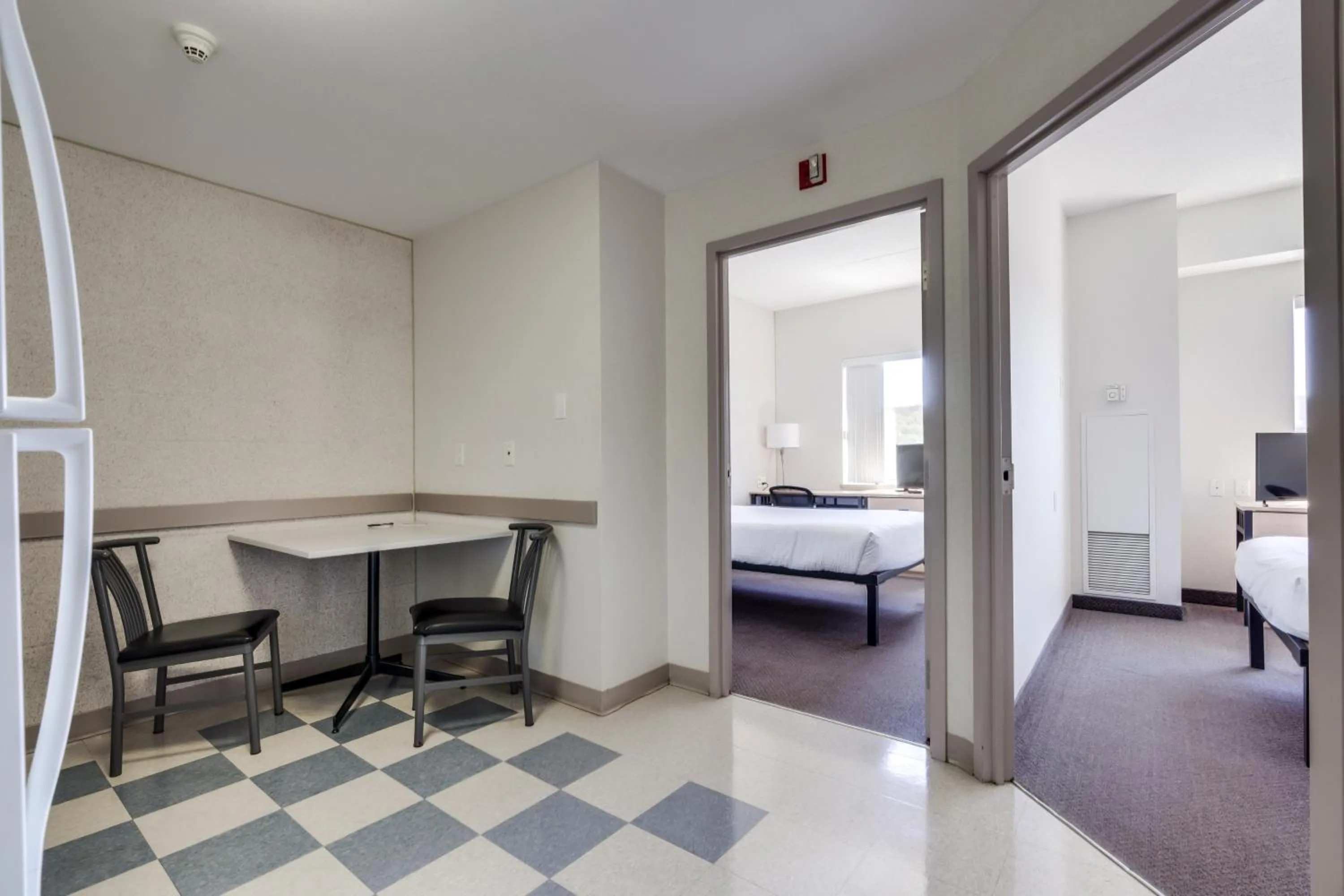 Kitchen or kitchenette, Bed in Residence & Conference Centre - Niagara-on-the-Lake
