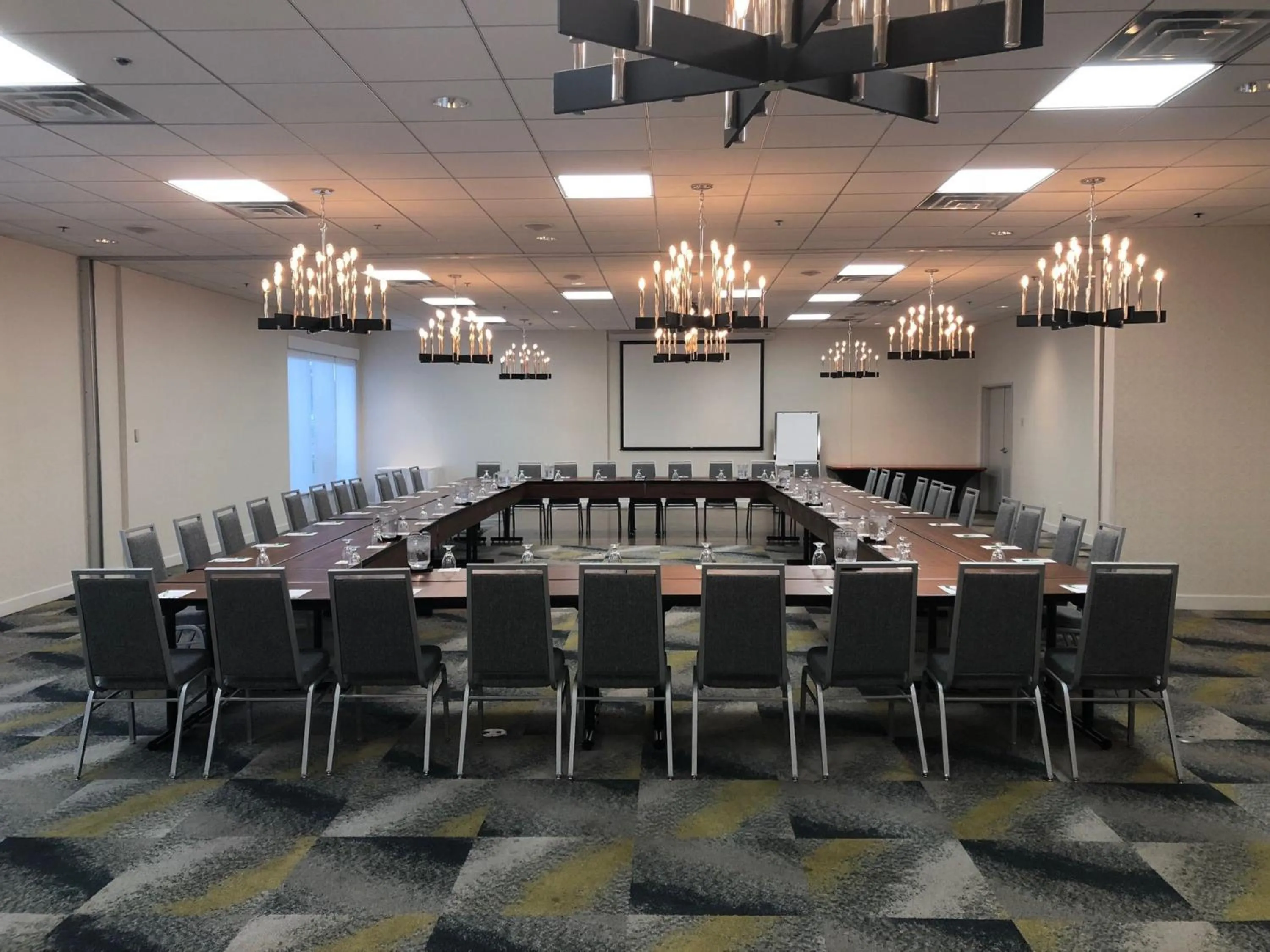 Meeting/conference room in Holiday Inn Montreal Longueuil by IHG
