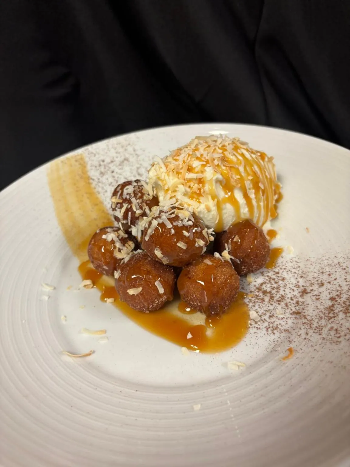 Restaurant/places to eat in Holiday Inn Montreal Longueuil by IHG