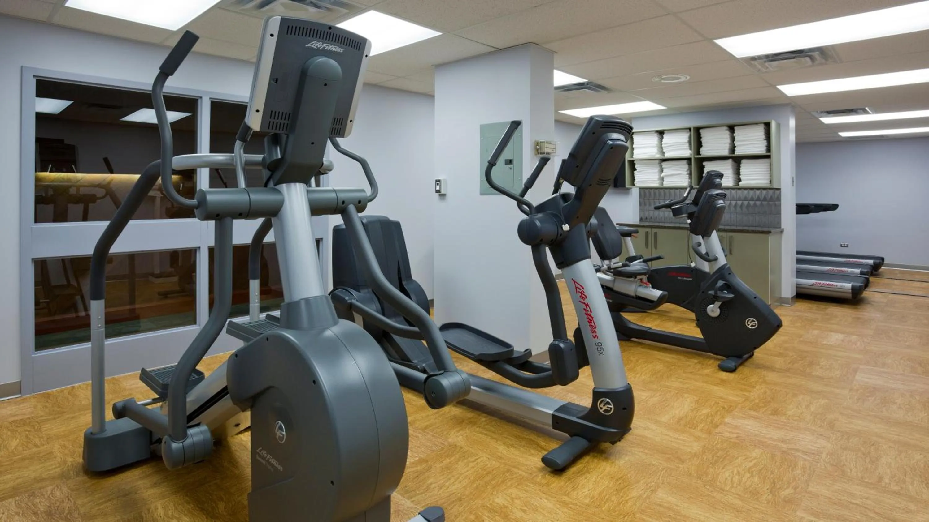 Swimming pool in Holiday Inn Winnipeg - Airport West, an IHG Hotel