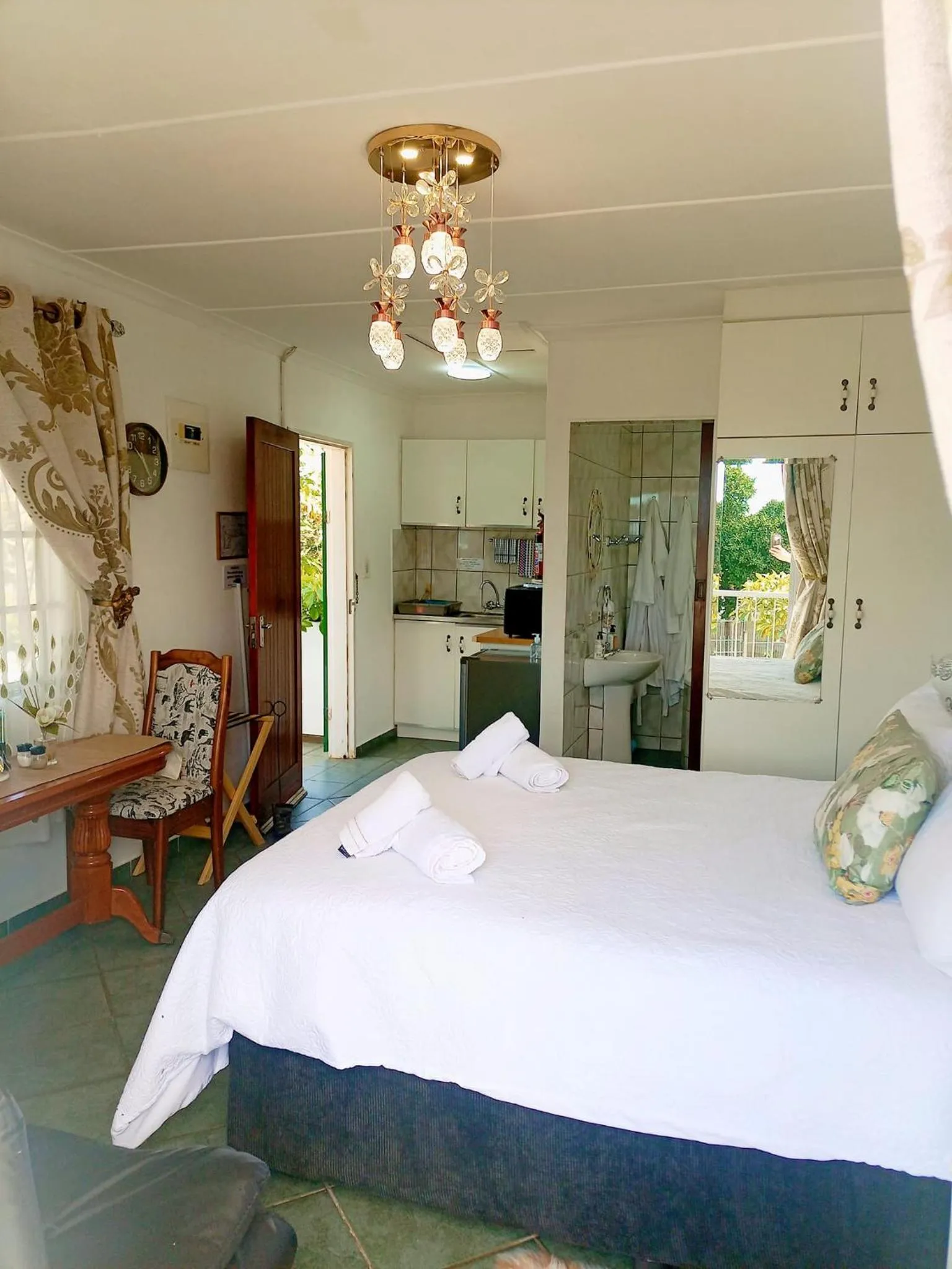 Bed in Queensburgh B&B or Self Catering