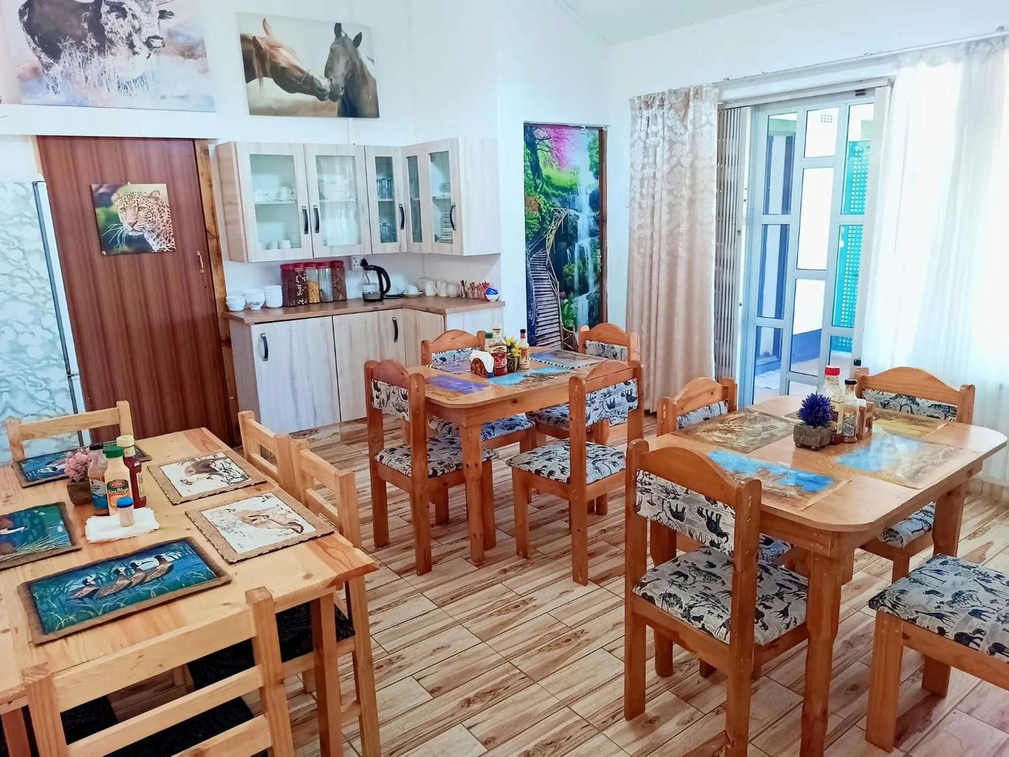 Restaurant/places to eat in Queensburgh B&B or Self Catering