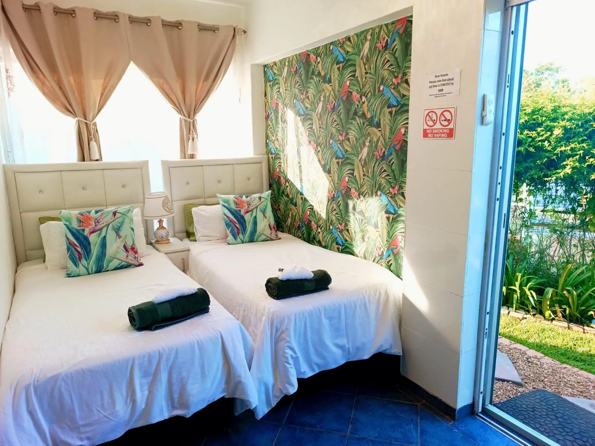 Bed in Queensburgh B&B or Self Catering