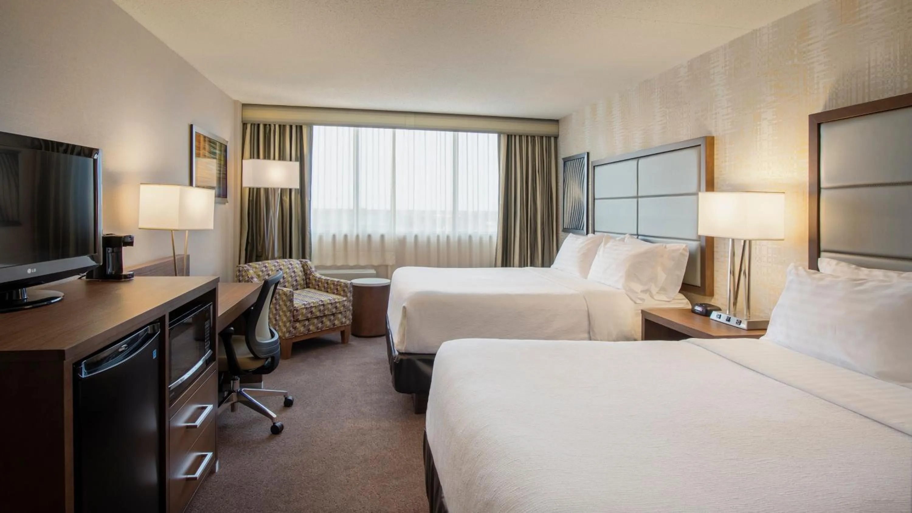 Photo of the whole room, Bed in Holiday Inn Winnipeg-South by IHG