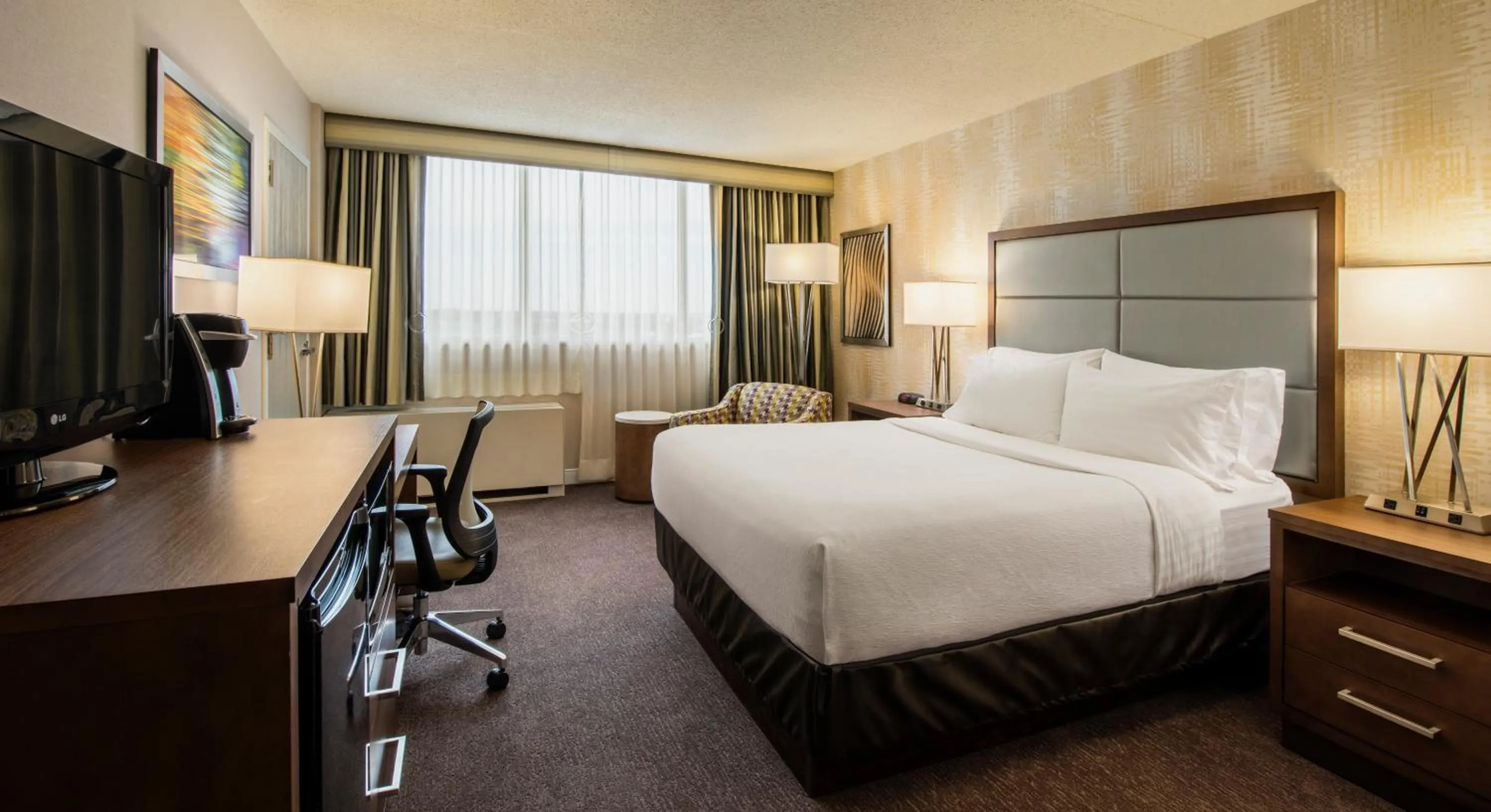 Bed in Holiday Inn Winnipeg-South by IHG