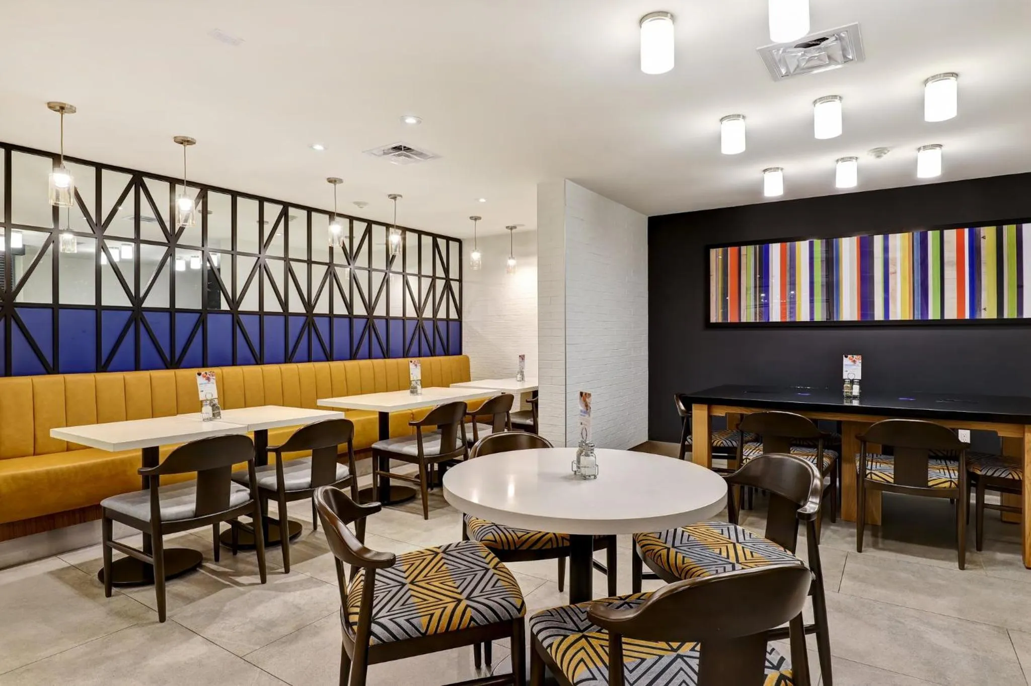 Breakfast in Holiday Inn Express Whitby Oshawa by IHG