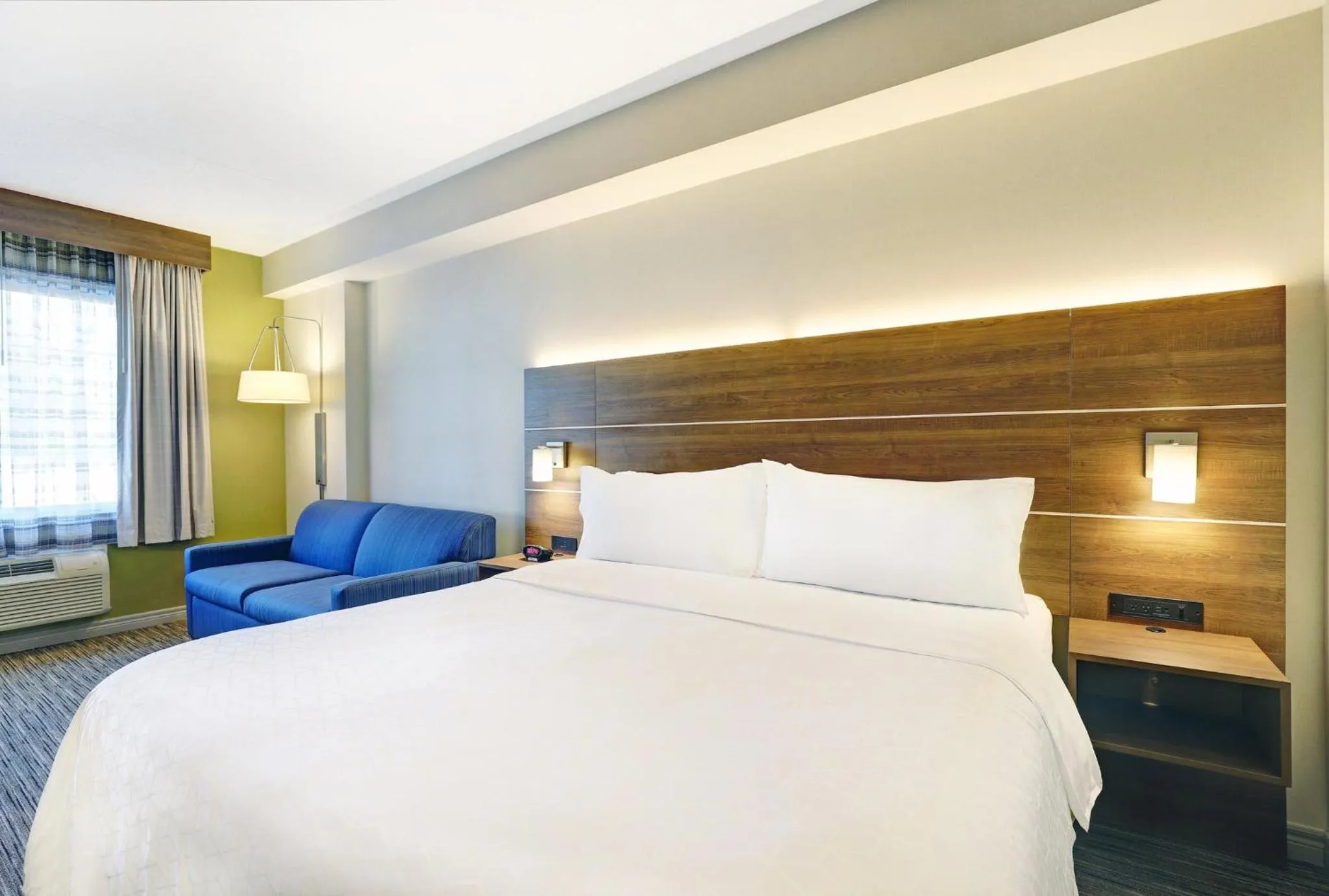 Photo of the whole room, Bed in Holiday Inn Express Whitby Oshawa by IHG