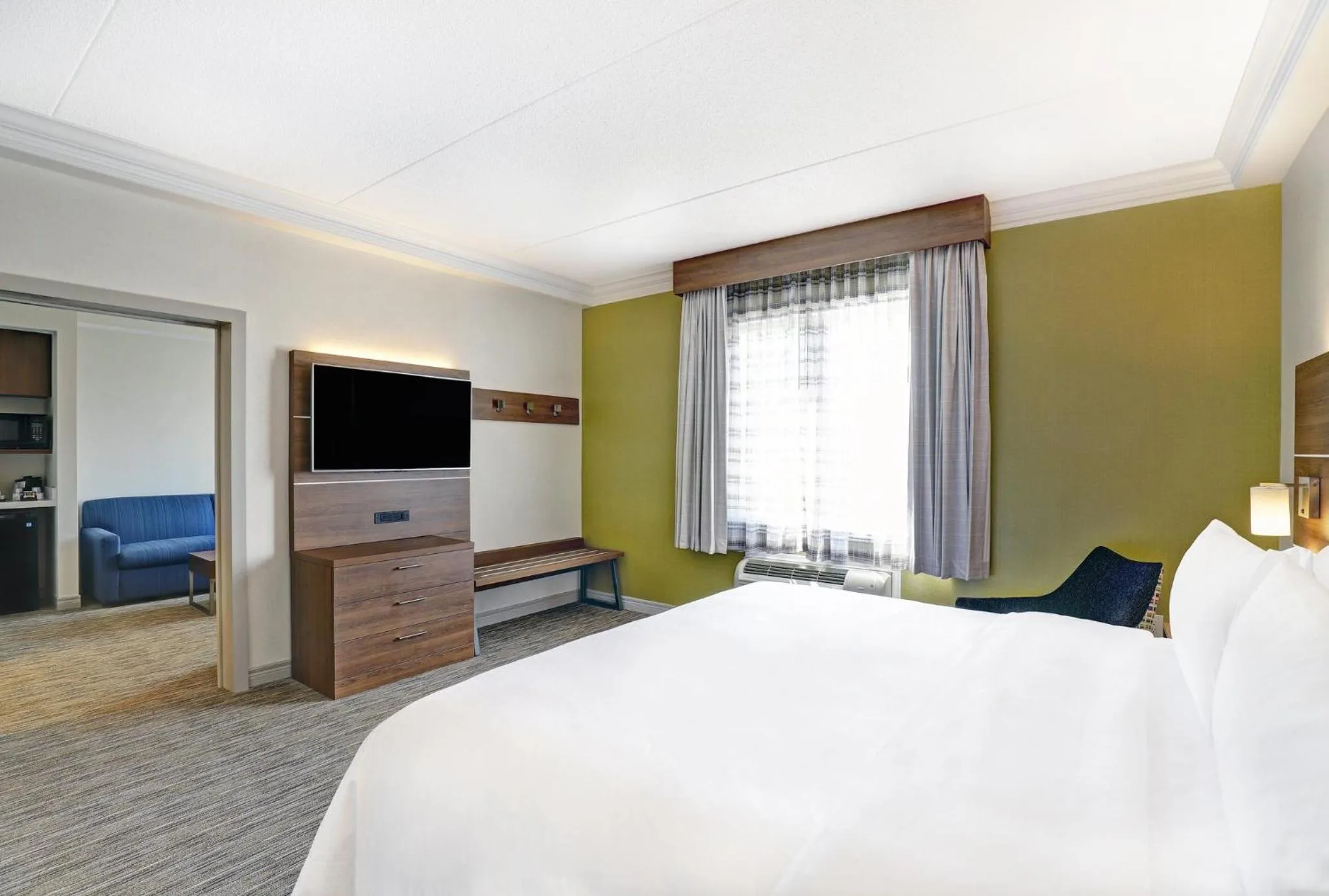 Photo of the whole room, Bed in Holiday Inn Express Whitby Oshawa by IHG