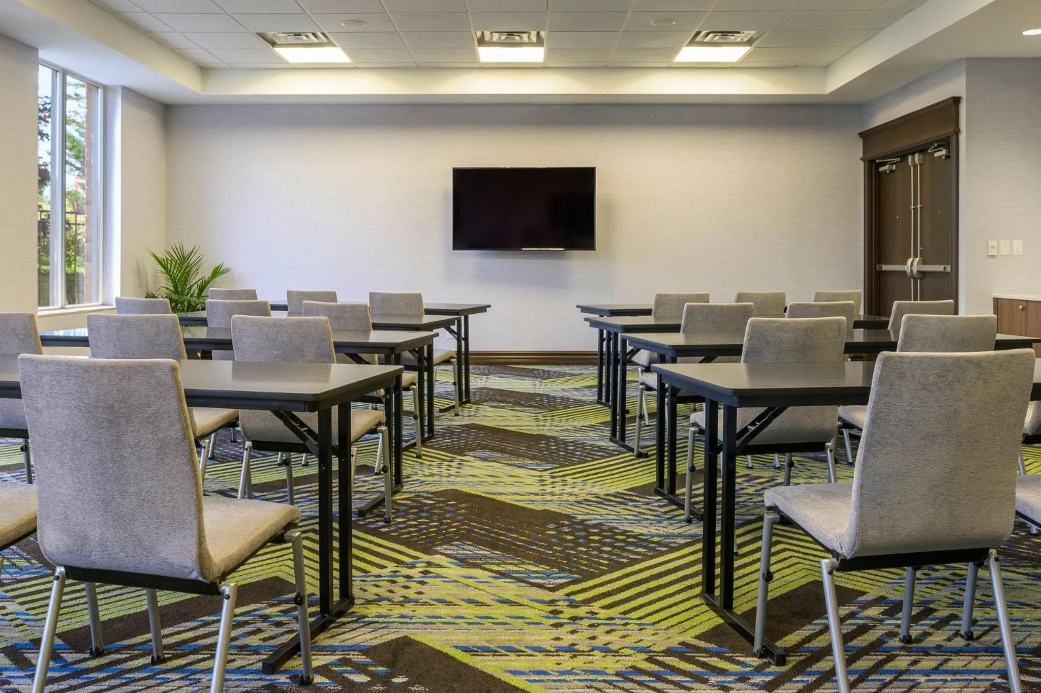 Meeting/conference room in Holiday Inn Express Hotel & Suites North Bay by IHG