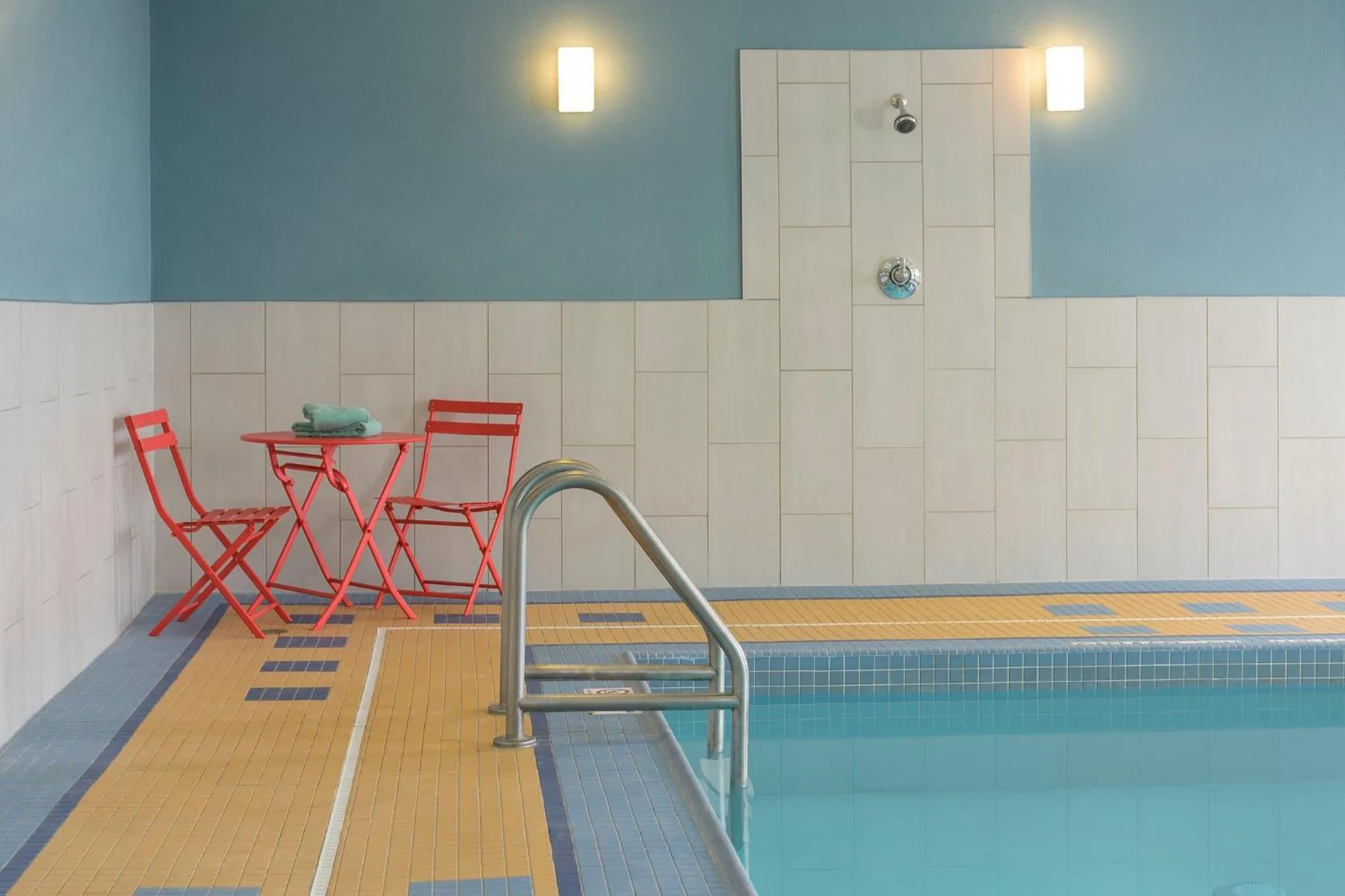 Swimming pool in Holiday Inn Express Hotel & Suites North Bay by IHG