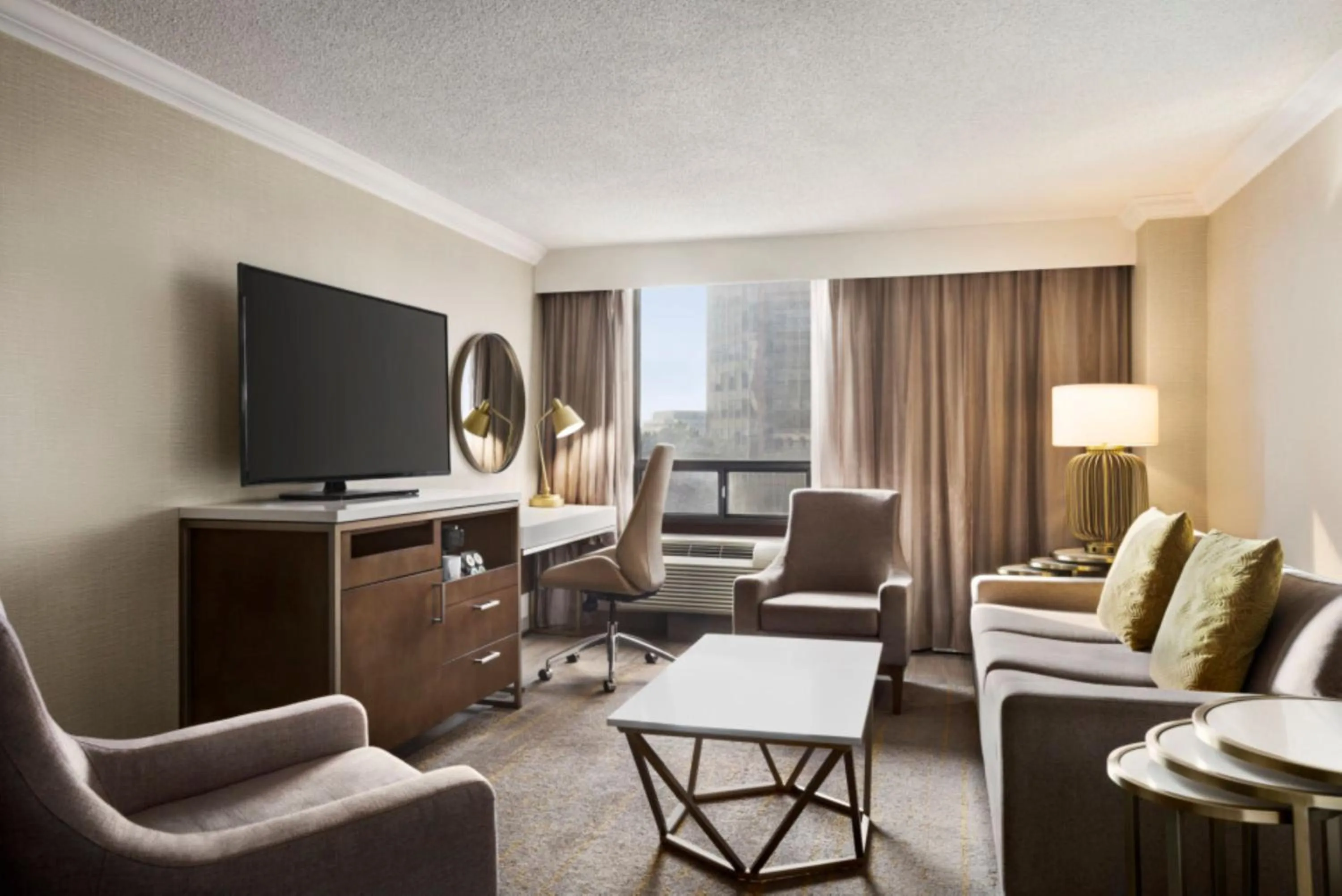 Photo of the whole room in Crowne Plaza Toronto Airport by IHG
