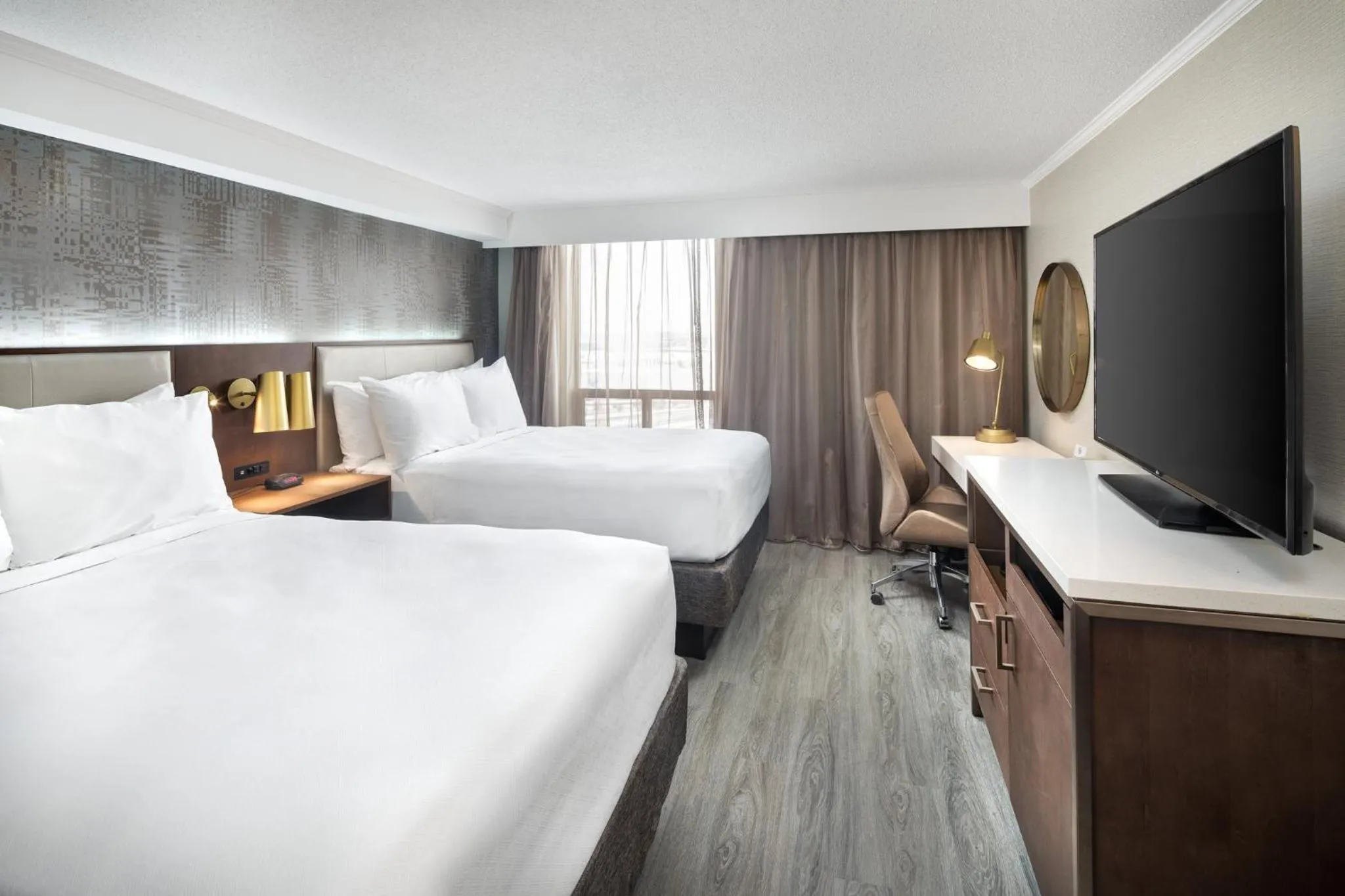 Photo of the whole room, Bed in Crowne Plaza Toronto Airport by IHG