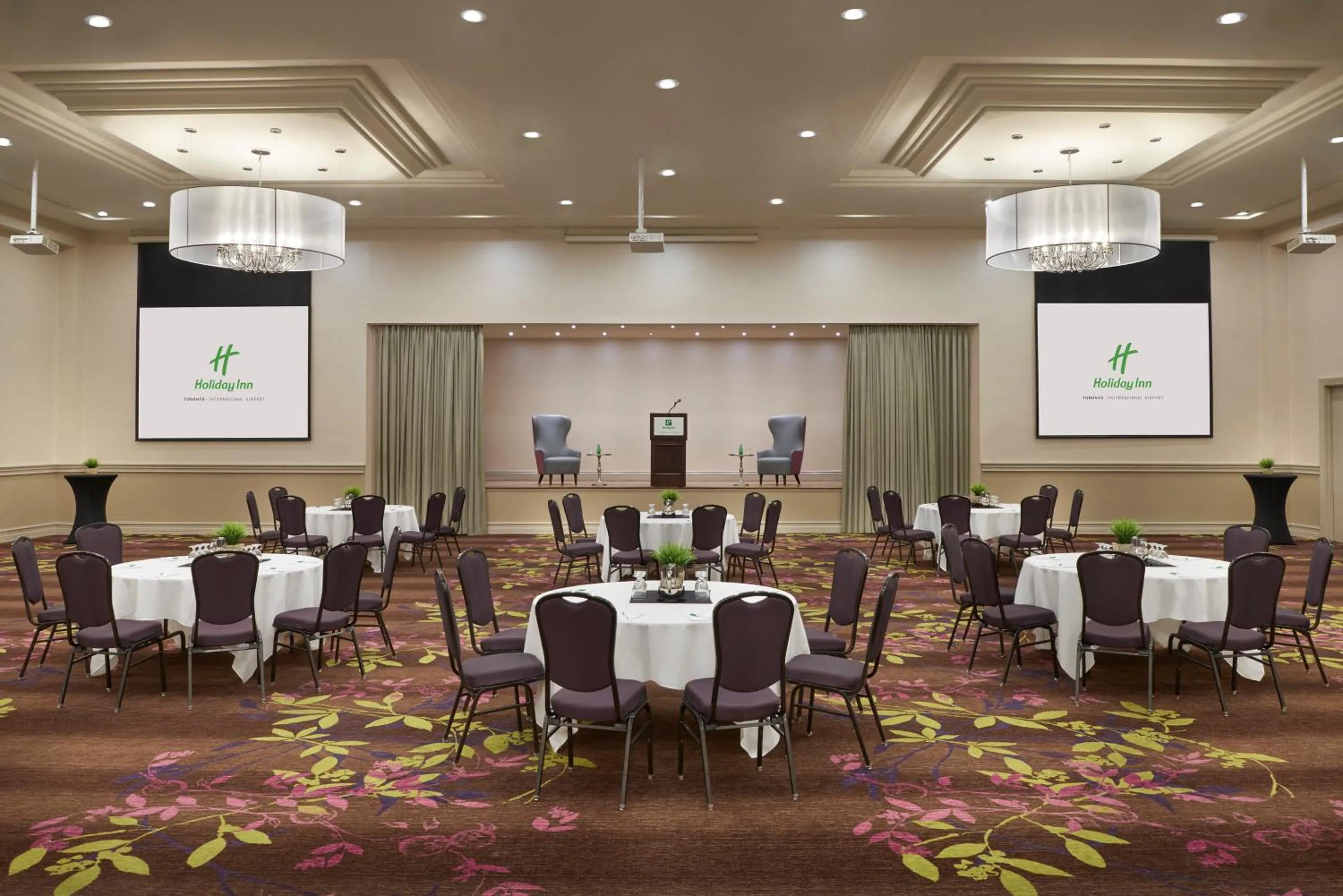 Meeting/conference room in Holiday Inn Toronto International Airport by IHG