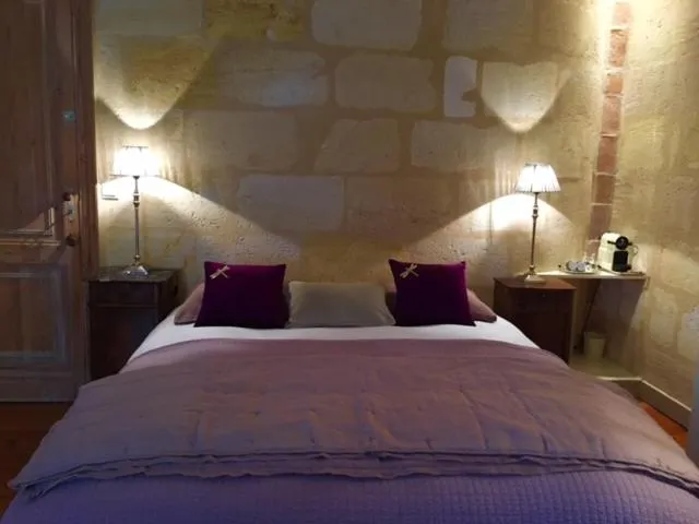 Bed in MAISON D'HÔTES "Bordeaux Wine Lodge"