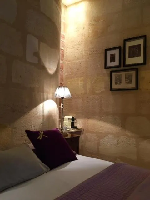 Decorative detail, Bed in MAISON D'HÔTES "Bordeaux Wine Lodge"