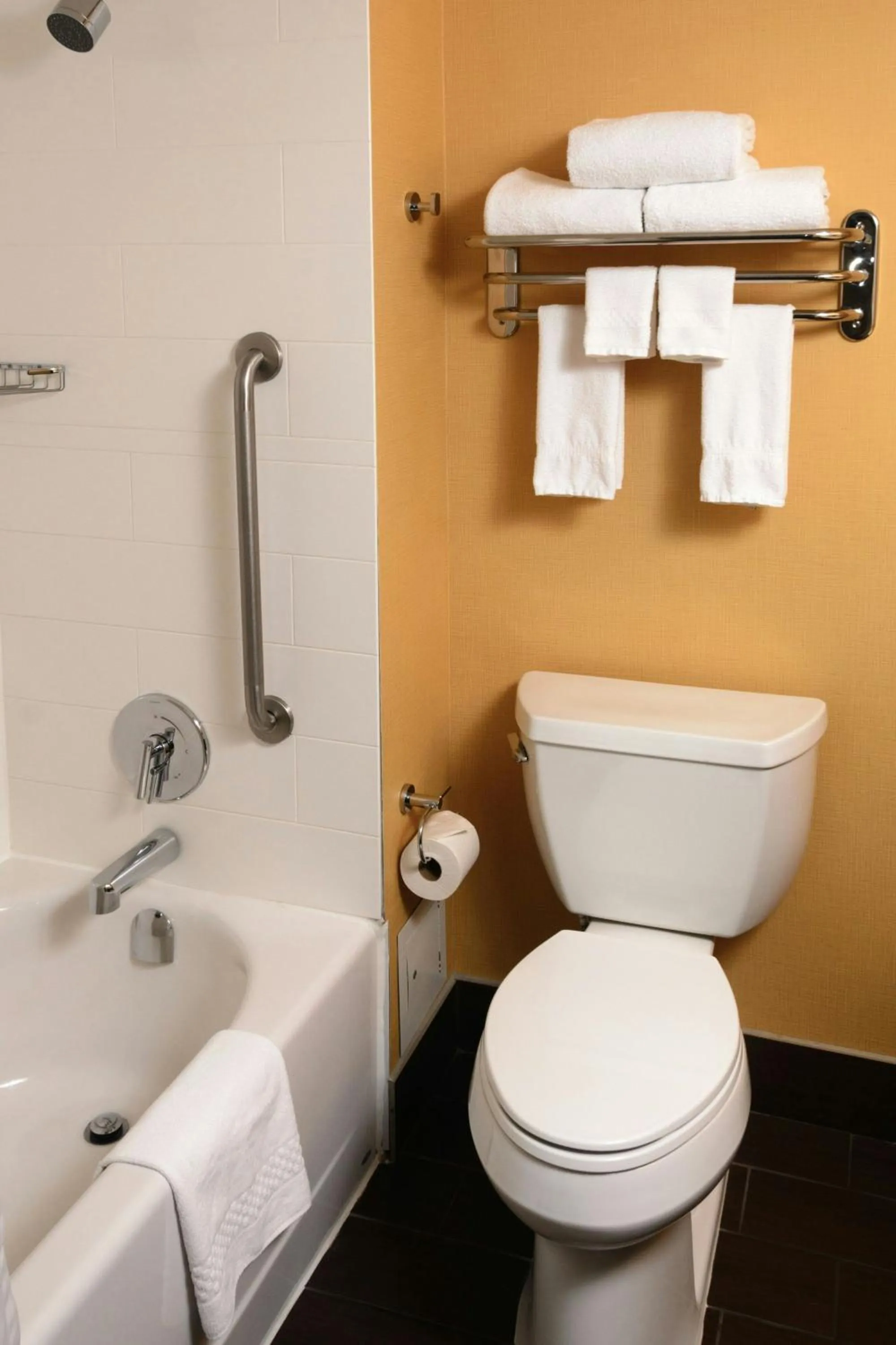 Bathroom in TownePlace Suites by Marriott Toronto Northeast/Markham