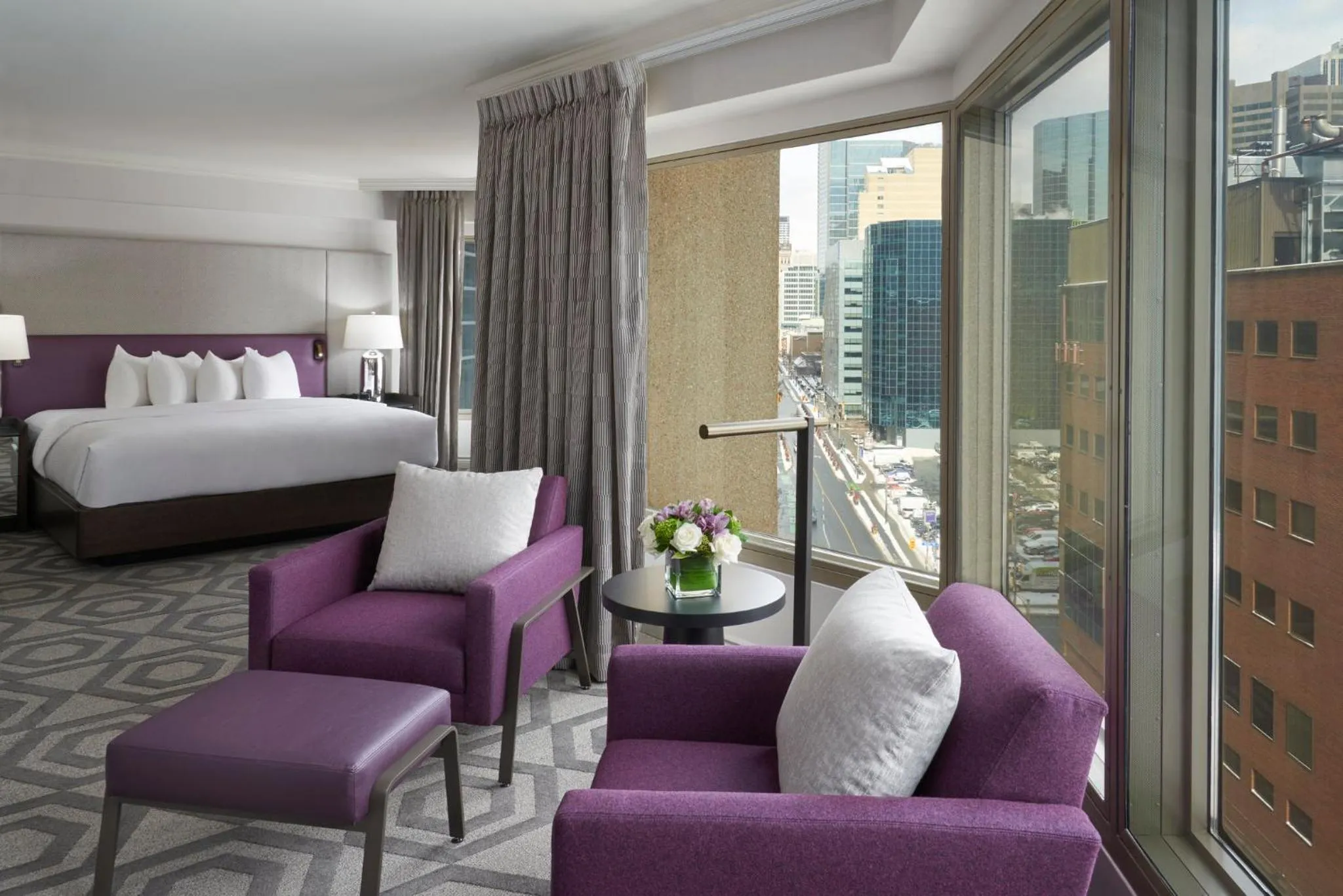Photo of the whole room, Bed in InterContinental Toronto Centre by IHG