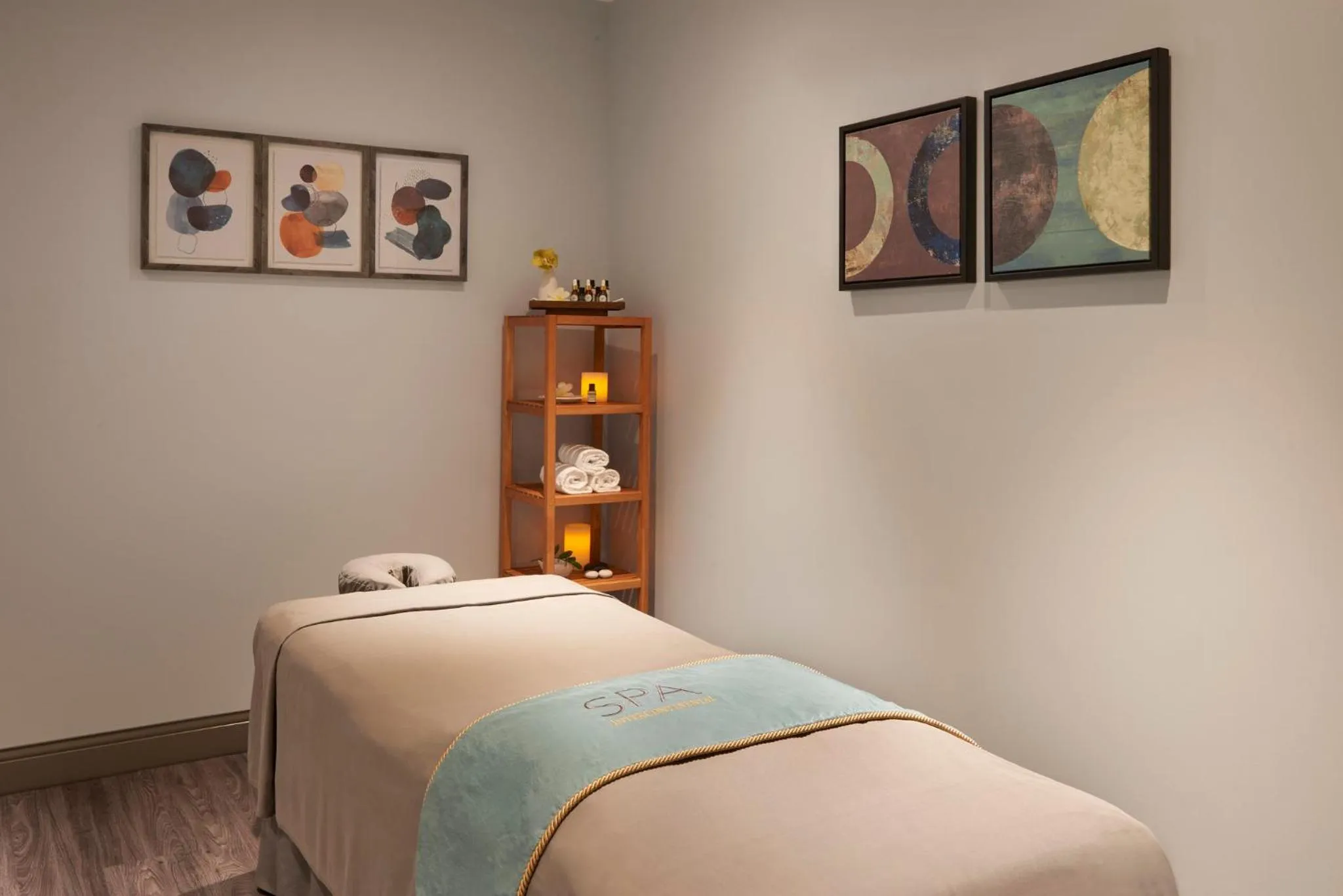 Spa and wellness centre/facilities in InterContinental Toronto Centre by IHG