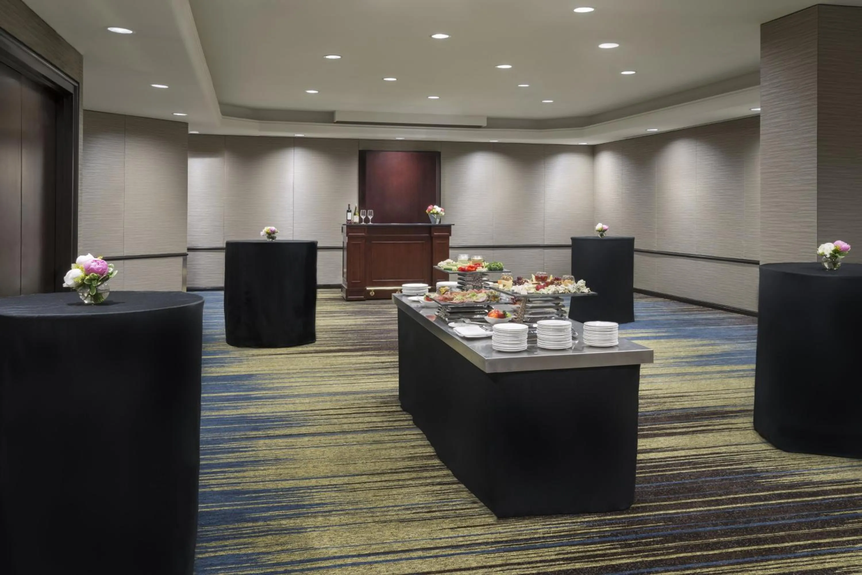 Meeting/conference room in InterContinental Toronto Centre by IHG