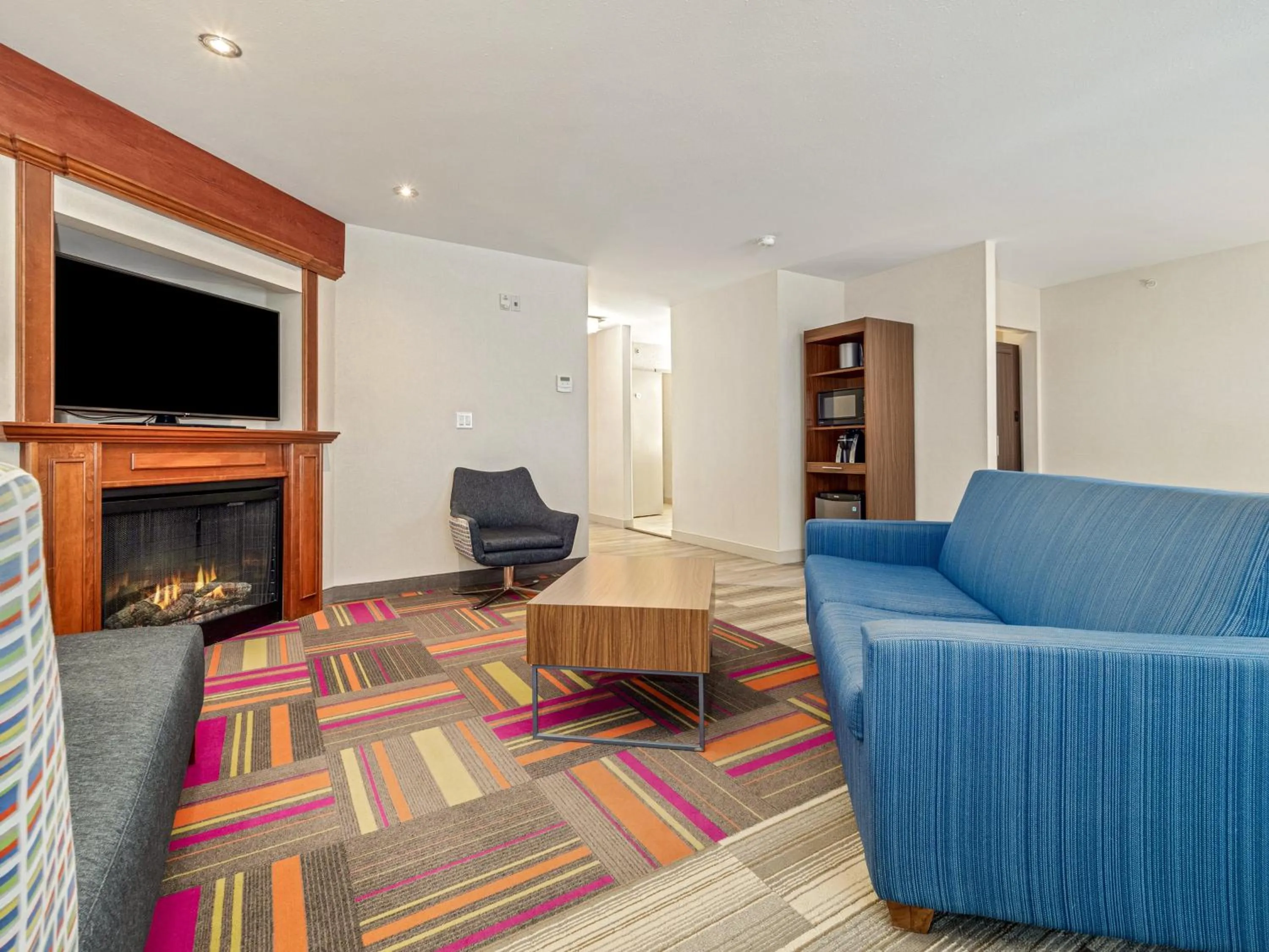 Photo of the whole room in Holiday Inn Express & Suites Medicine Hat by IHG