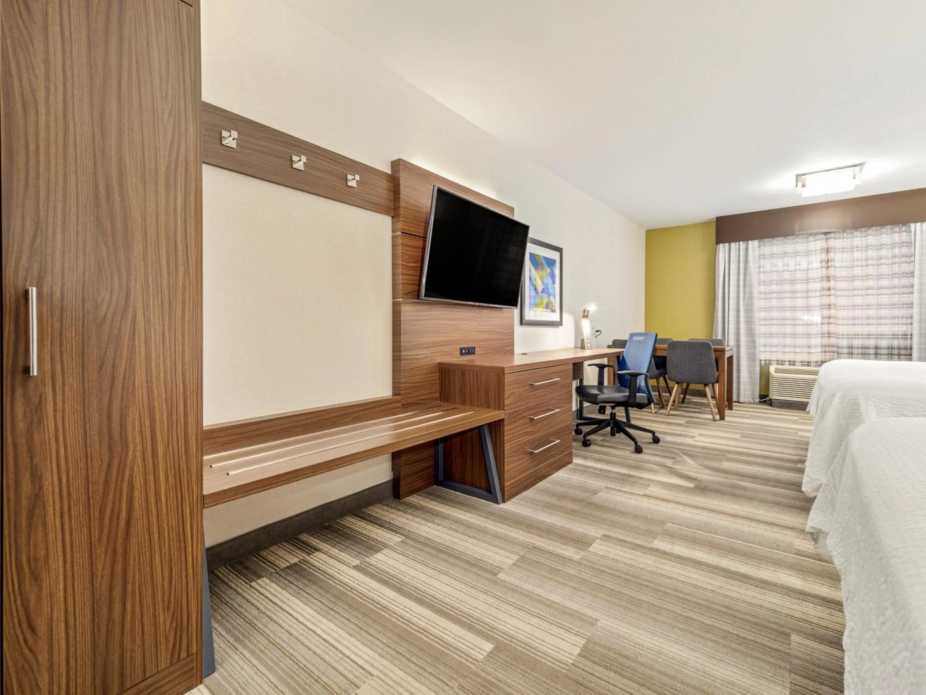 Photo of the whole room in Holiday Inn Express & Suites Medicine Hat by IHG
