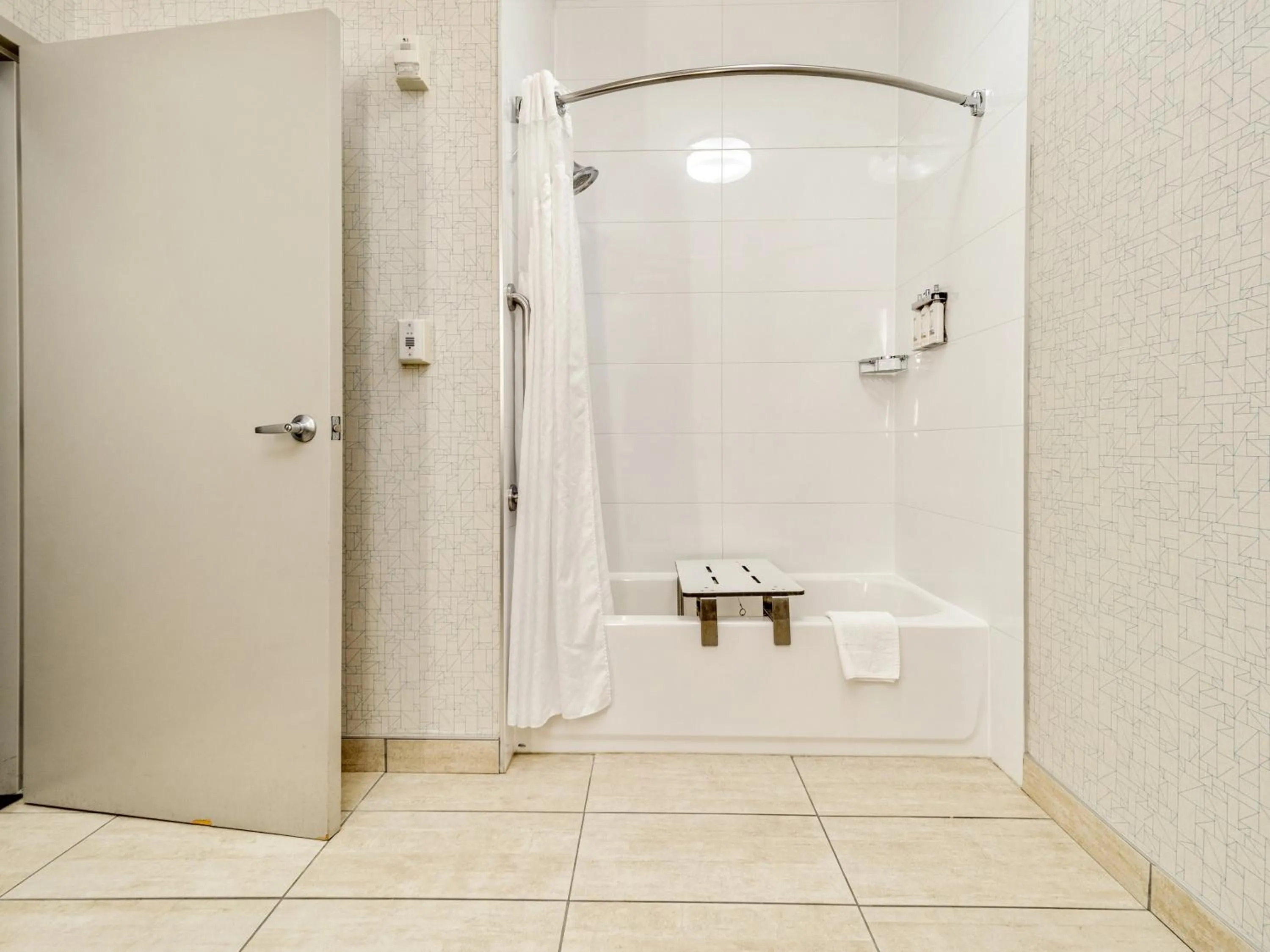 Photo of the whole room in Holiday Inn Express & Suites Medicine Hat by IHG