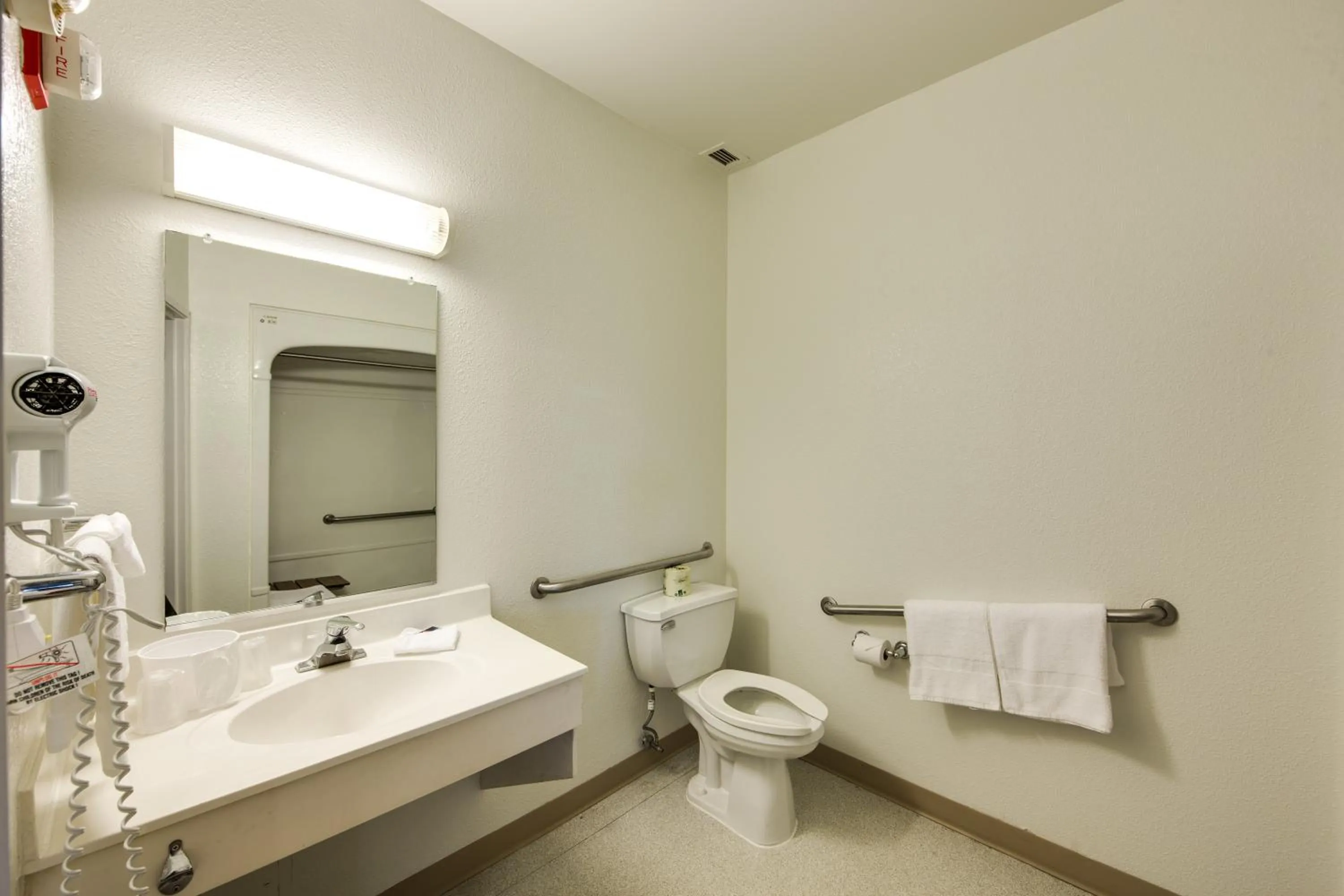 Bathroom in Motel 6-Brampton, ON - Toronto